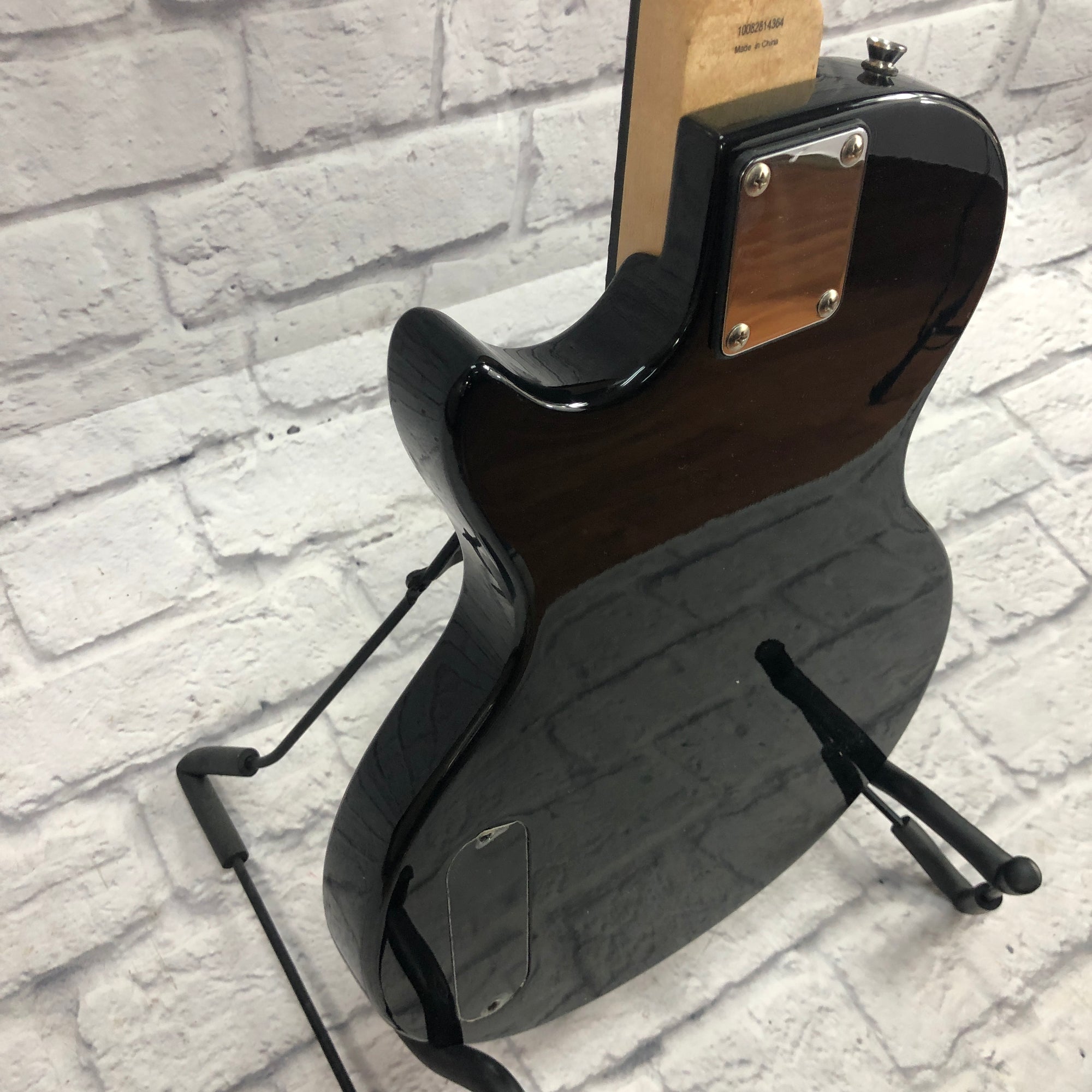 Maestro Les Paul Solid Body Electric Guitar