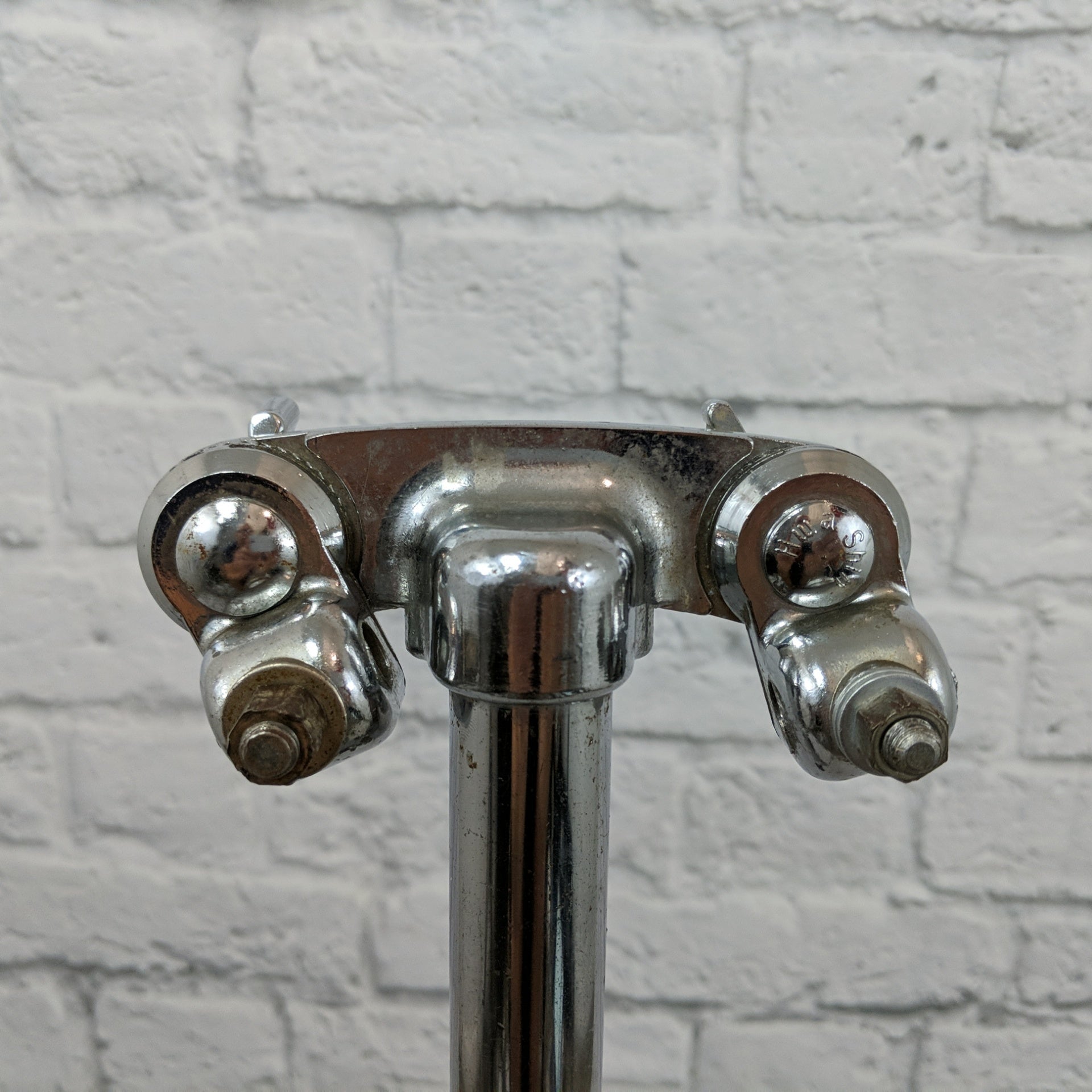 Vintage Ludwig B/O Tom Stand