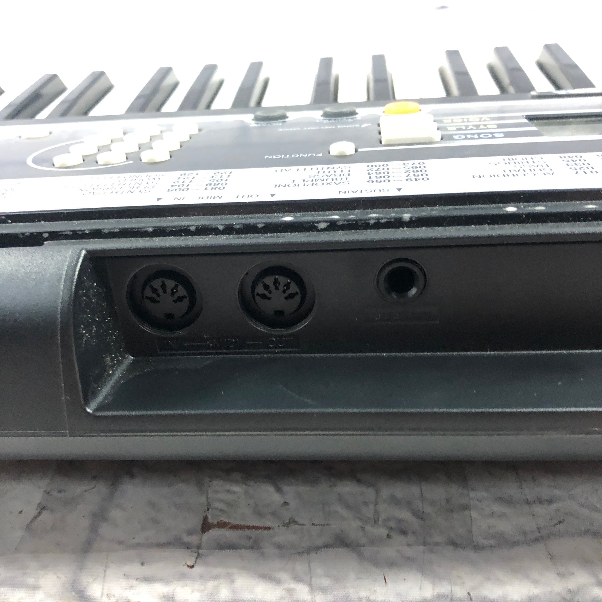 Yamaha YPT-210 Electronic Keyboard Digital piano