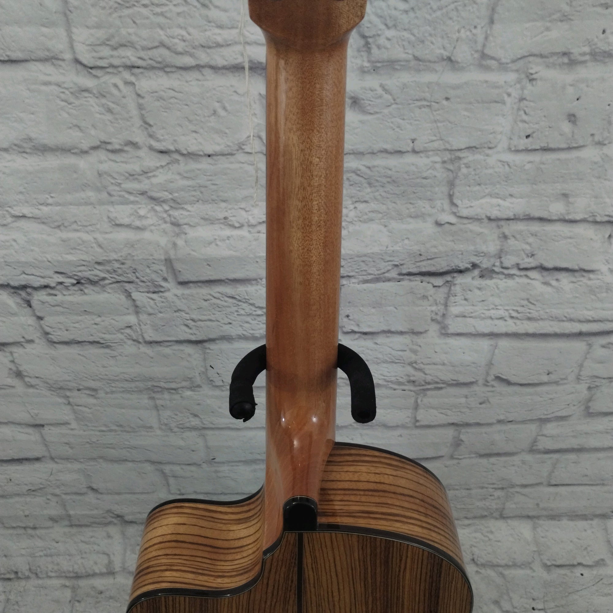 Lucero LC235SCE Nylon Electric Acoustic Guitar