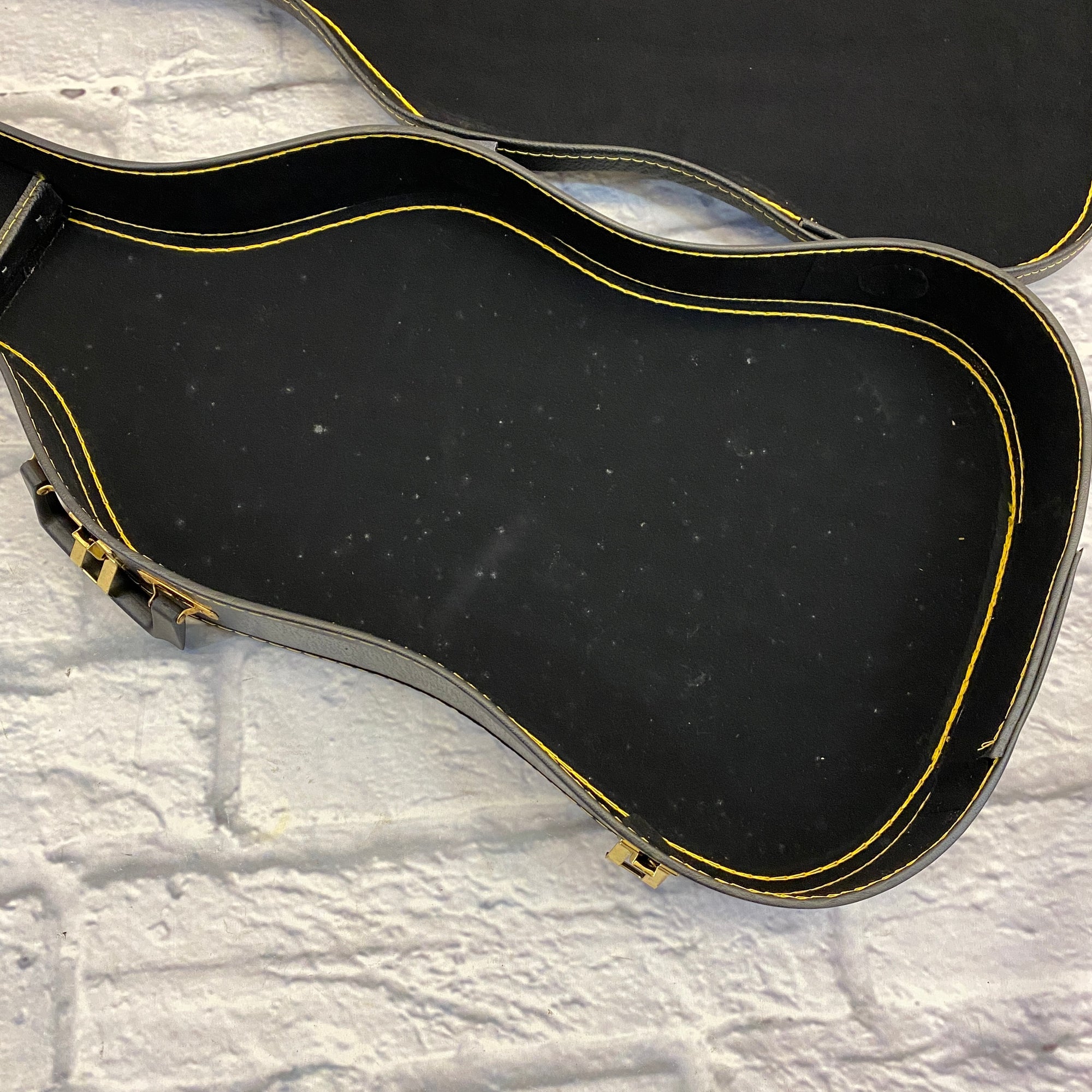 Unknown Electric Chipboard Hard Case