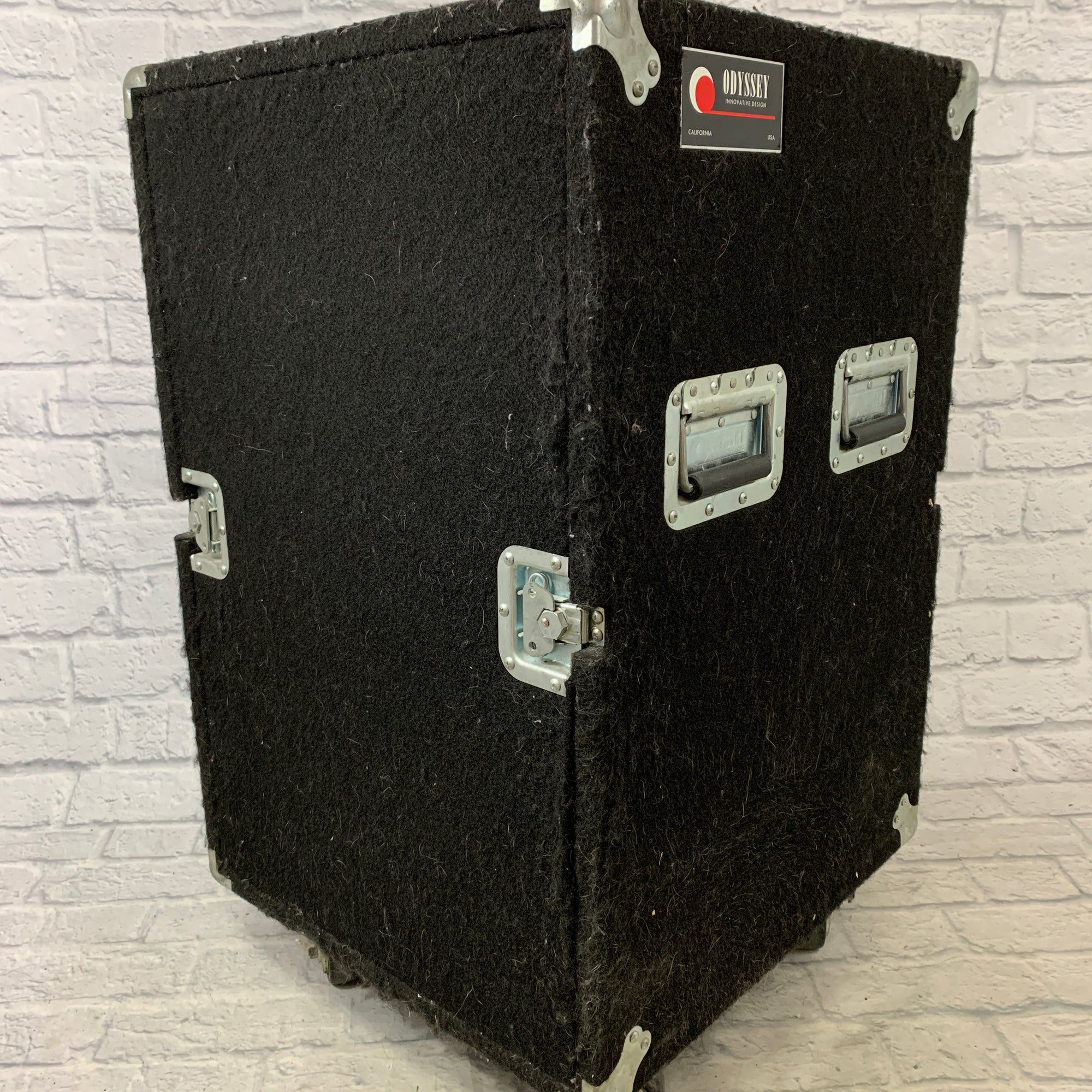 Odyssey 16U Carpeted Rolling Rack Case