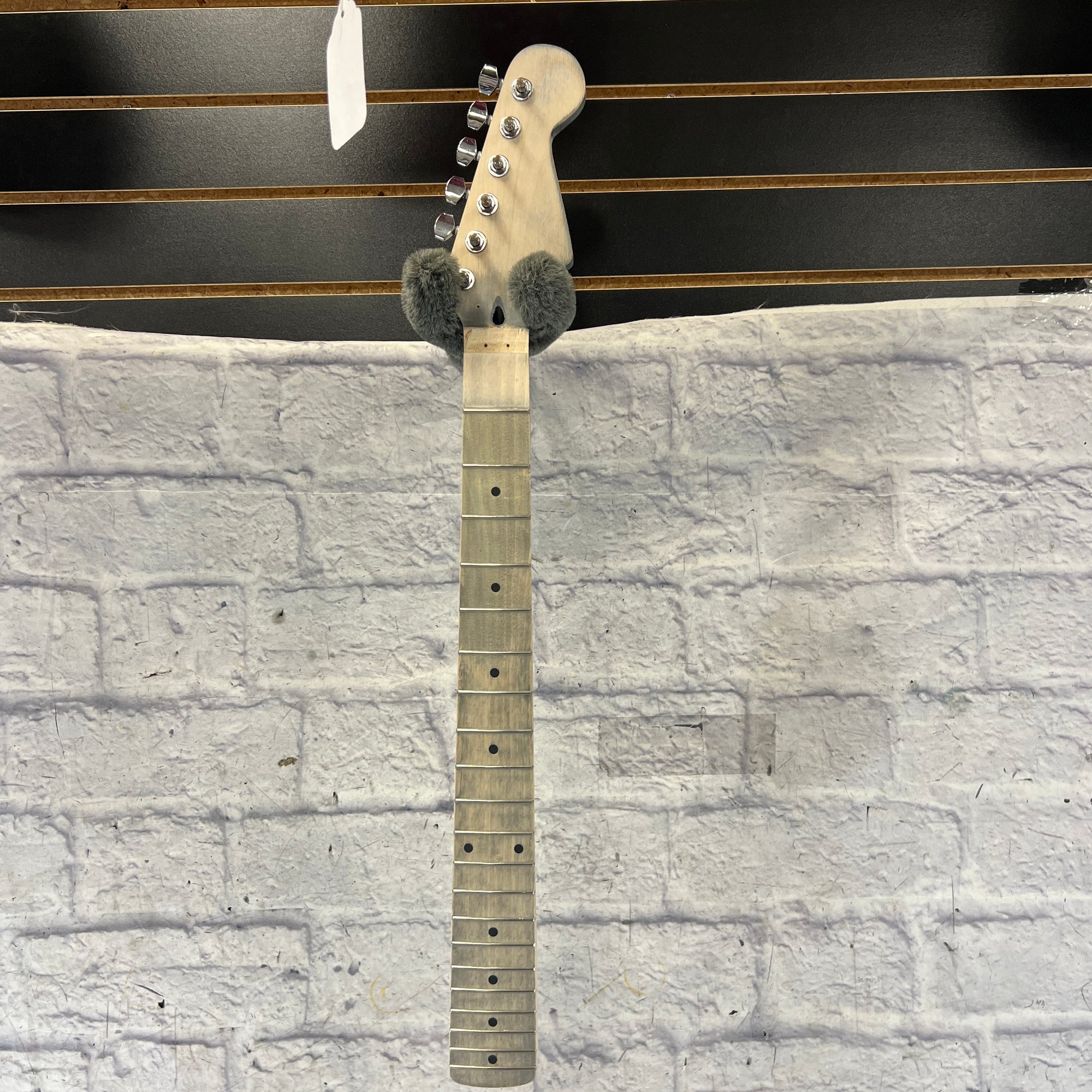 Unknown 21 Fret Maple Neck Charvel Heel Cut Locking Nut