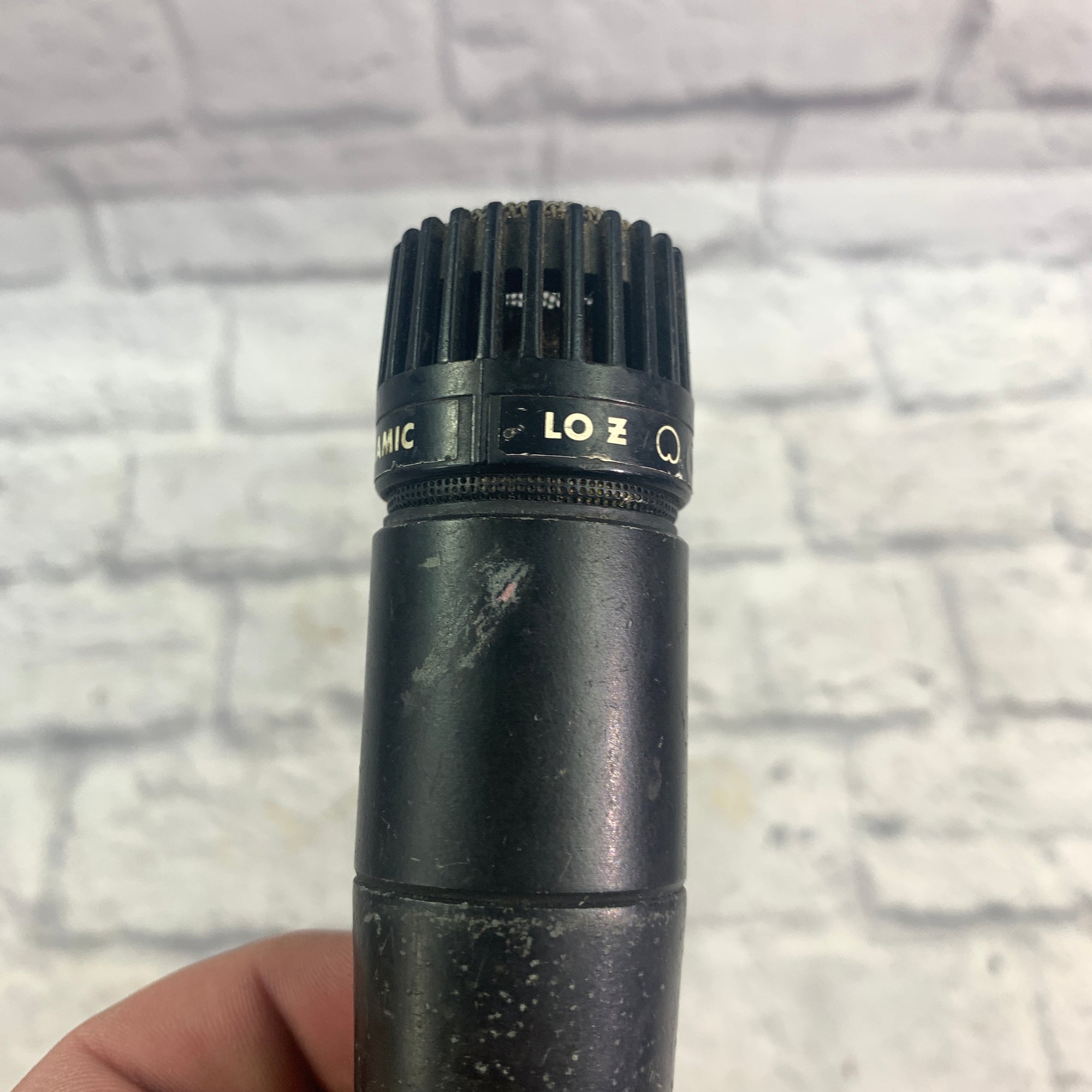 Shure SM57 Dynamic Microphone - Evolution Music