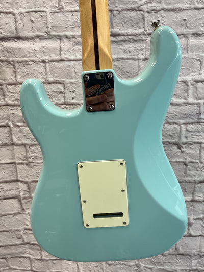 Squier Deluxe Stratocaster Daphne Blue Modified