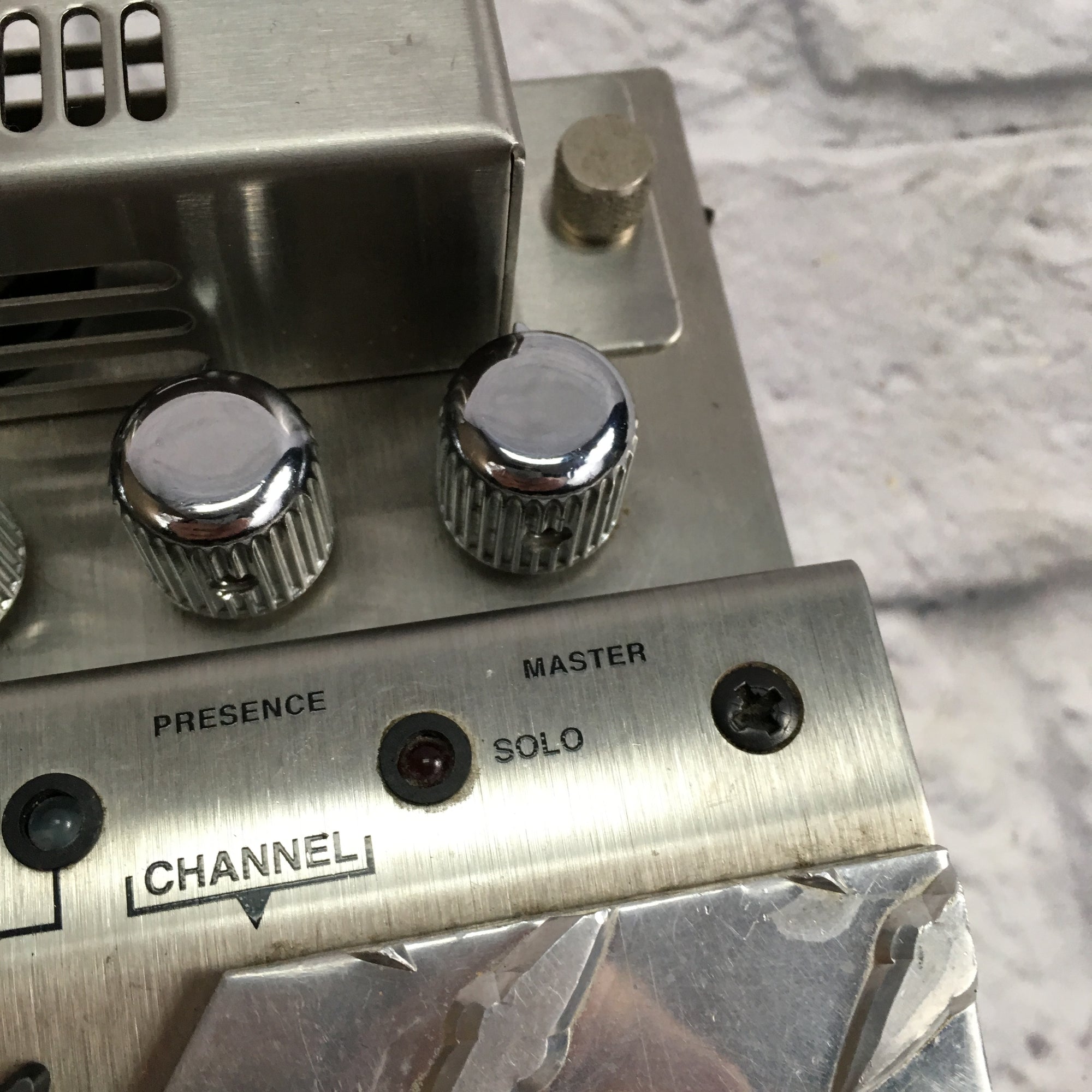 mesa boogie distortion pedal Mesa Boogie V-Twin Preamp Overdrive Distortion Pedal