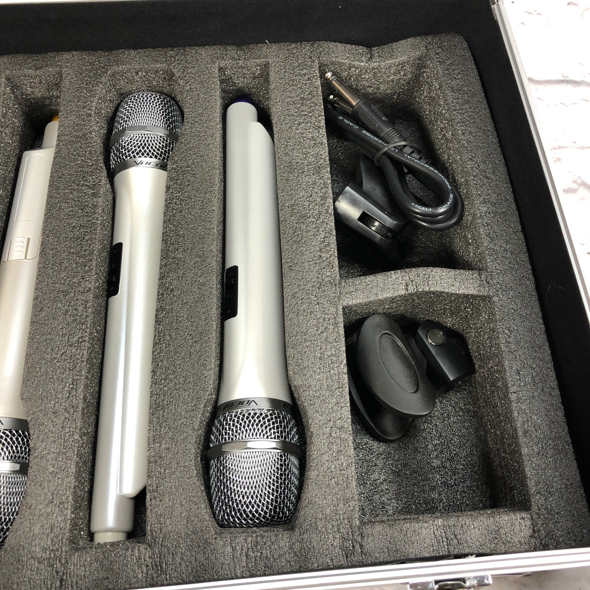 VocoPro UHF5800 Wireless Microphone Setup