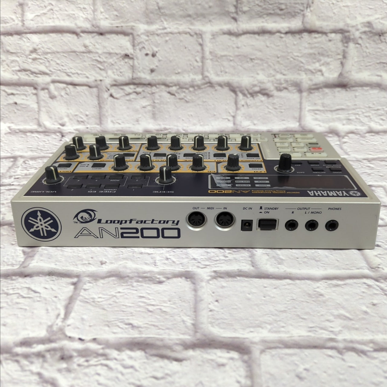 Yamaha AN200 Desktop Analog Modeling Synthesizer - Evolution Music