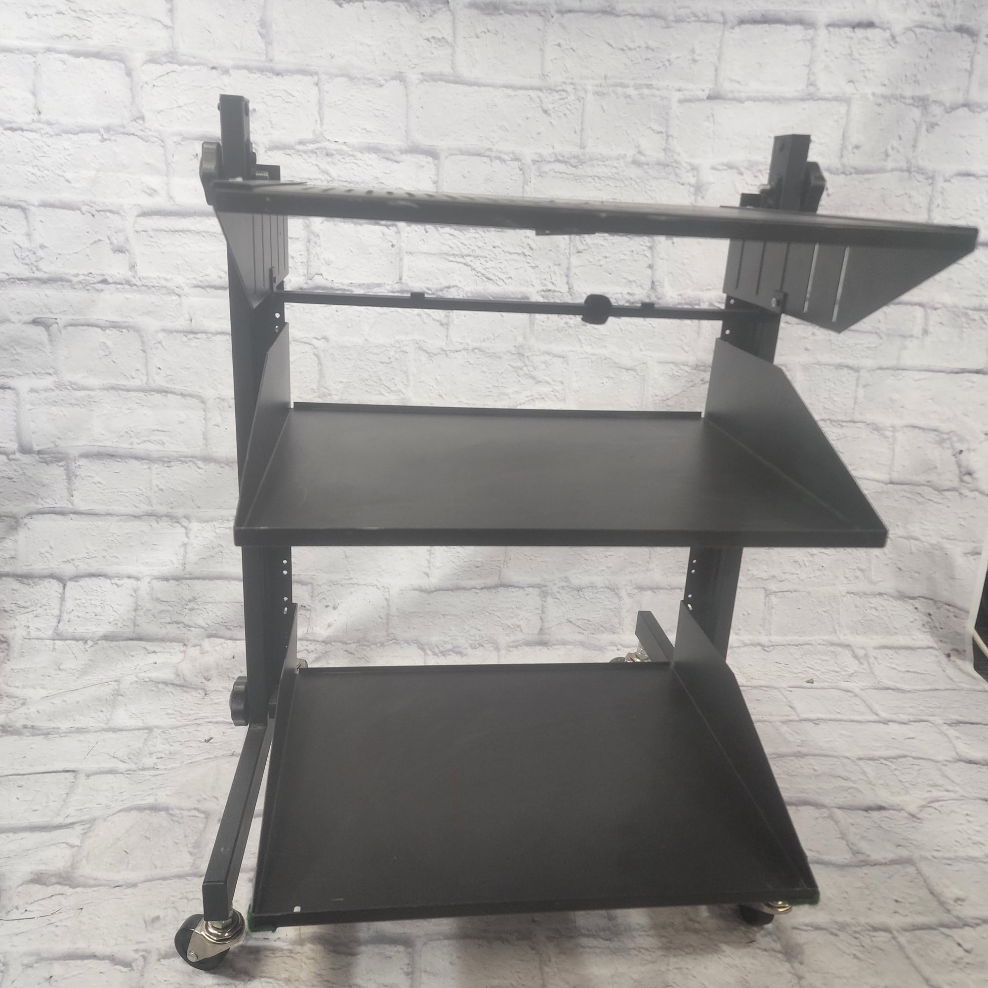 Unknown Rolling 15u Rack Shelf