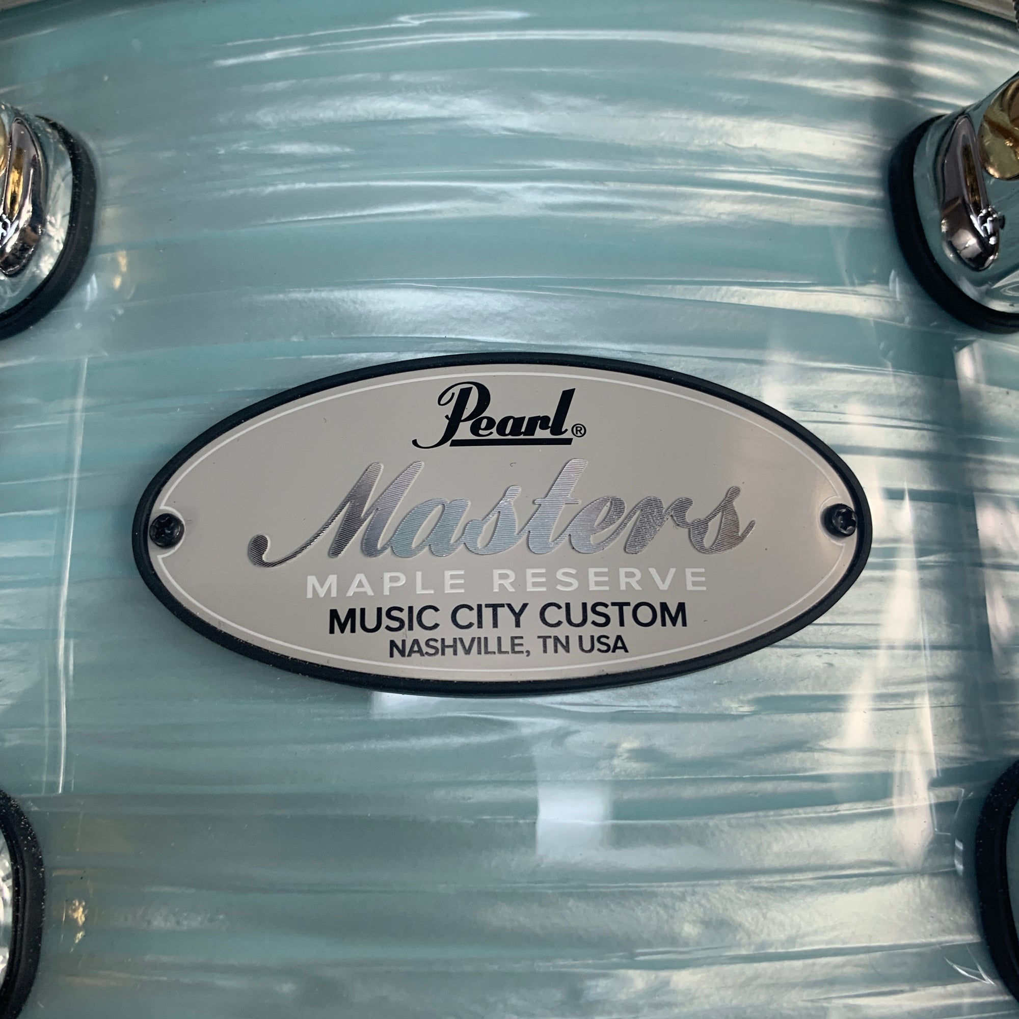 Pearl Masters Maple Reserve Music City Custom Ice Blue Oyster Snare