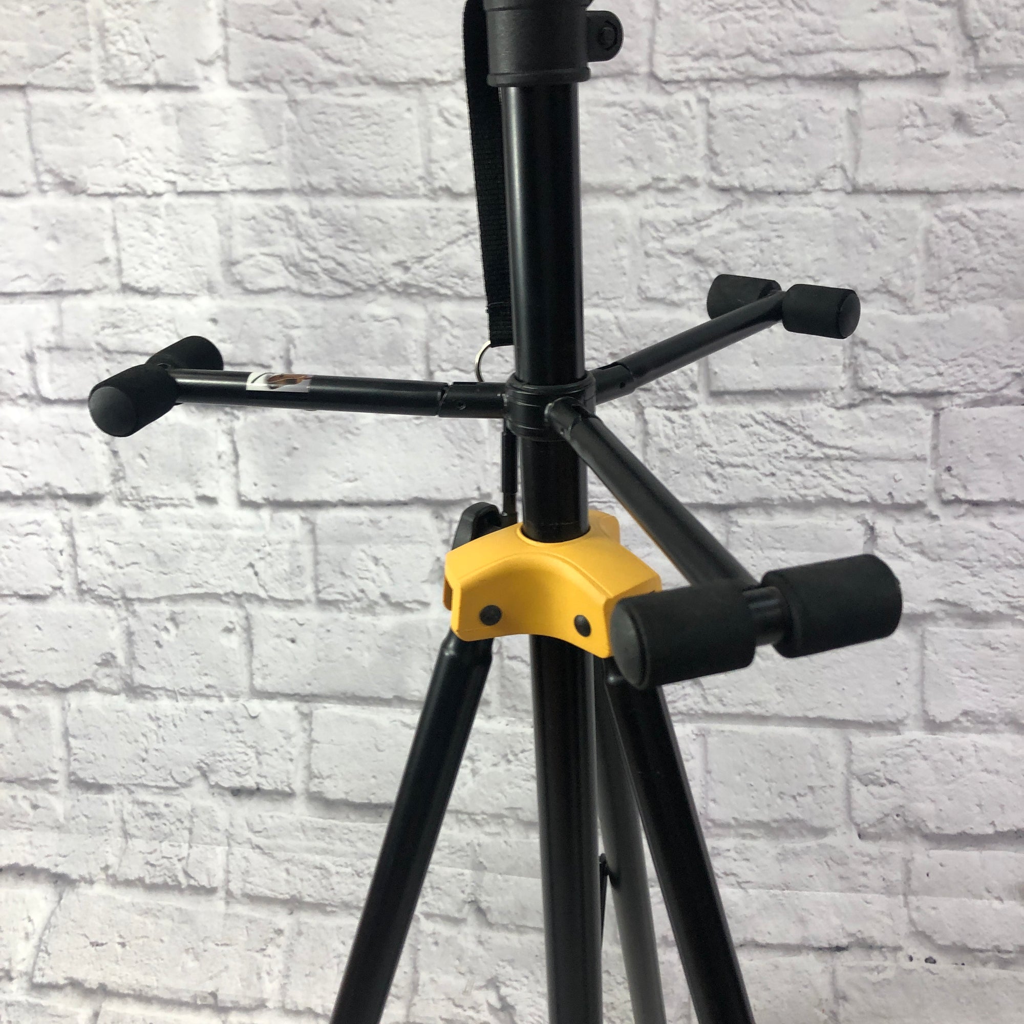 Hercules 6 Guitar Stand