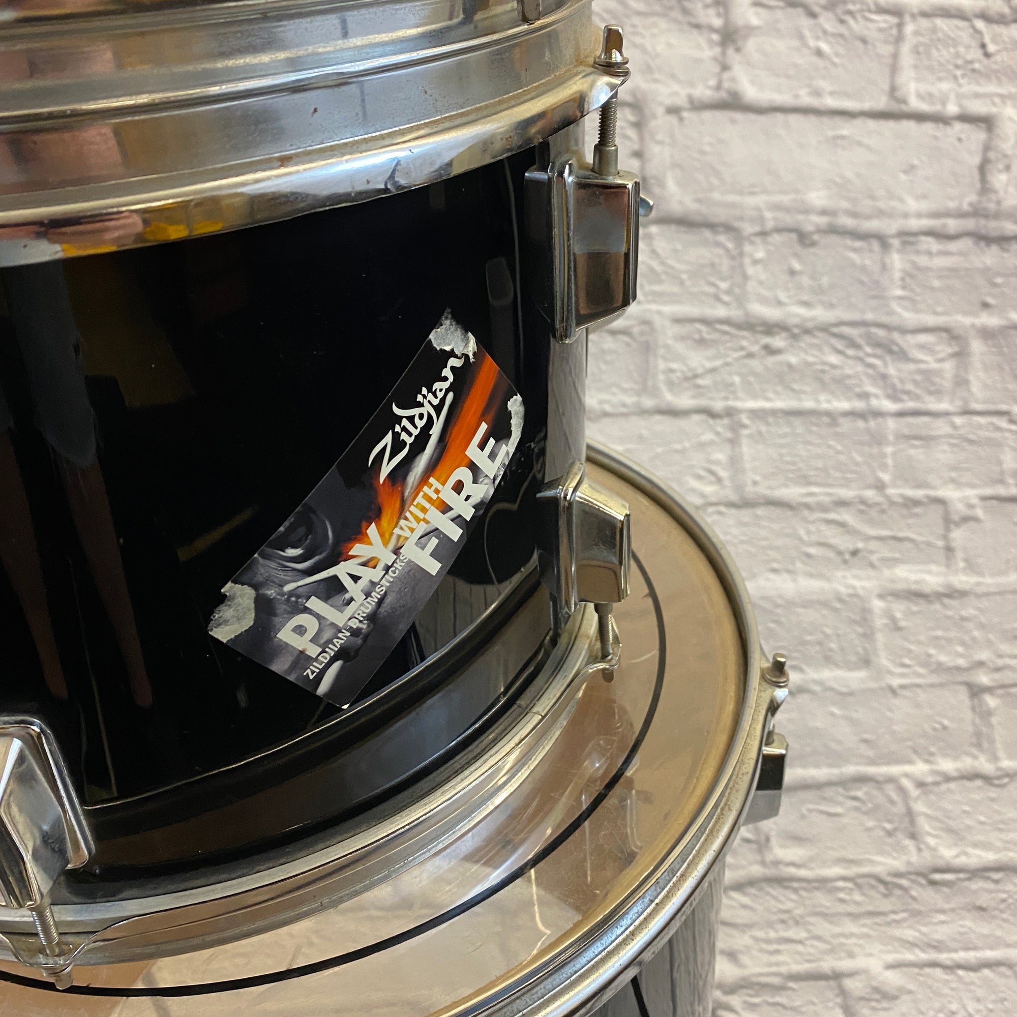 Unknown 4-Piece Black Gloss Drum Kit