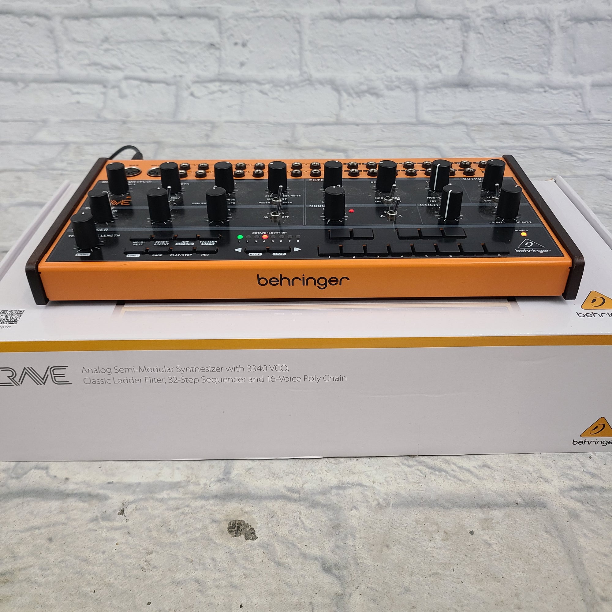 Behringer Crave Analogue Semi-Modular Synth
