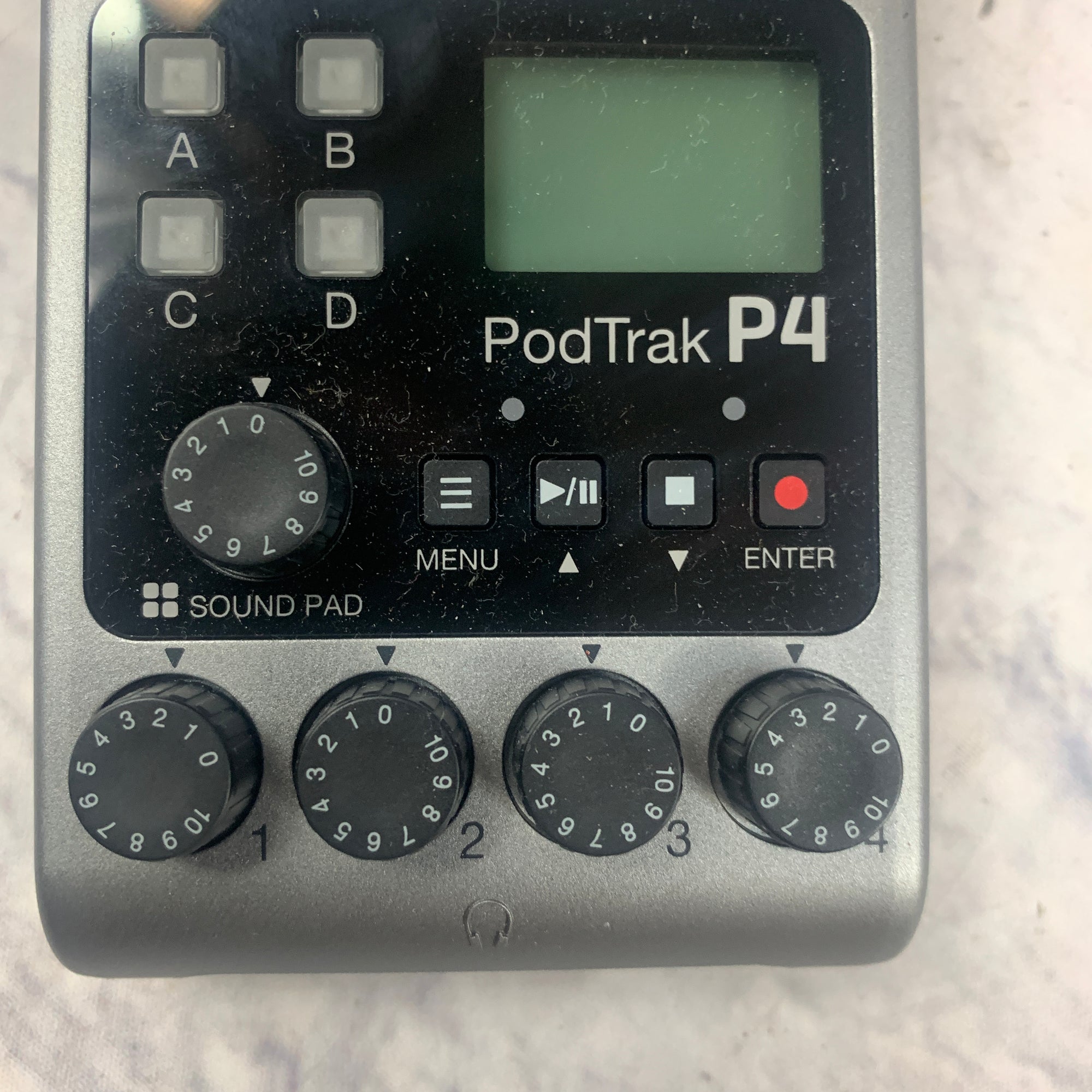 Zoom PodTrack P4 Podcasting Interface
