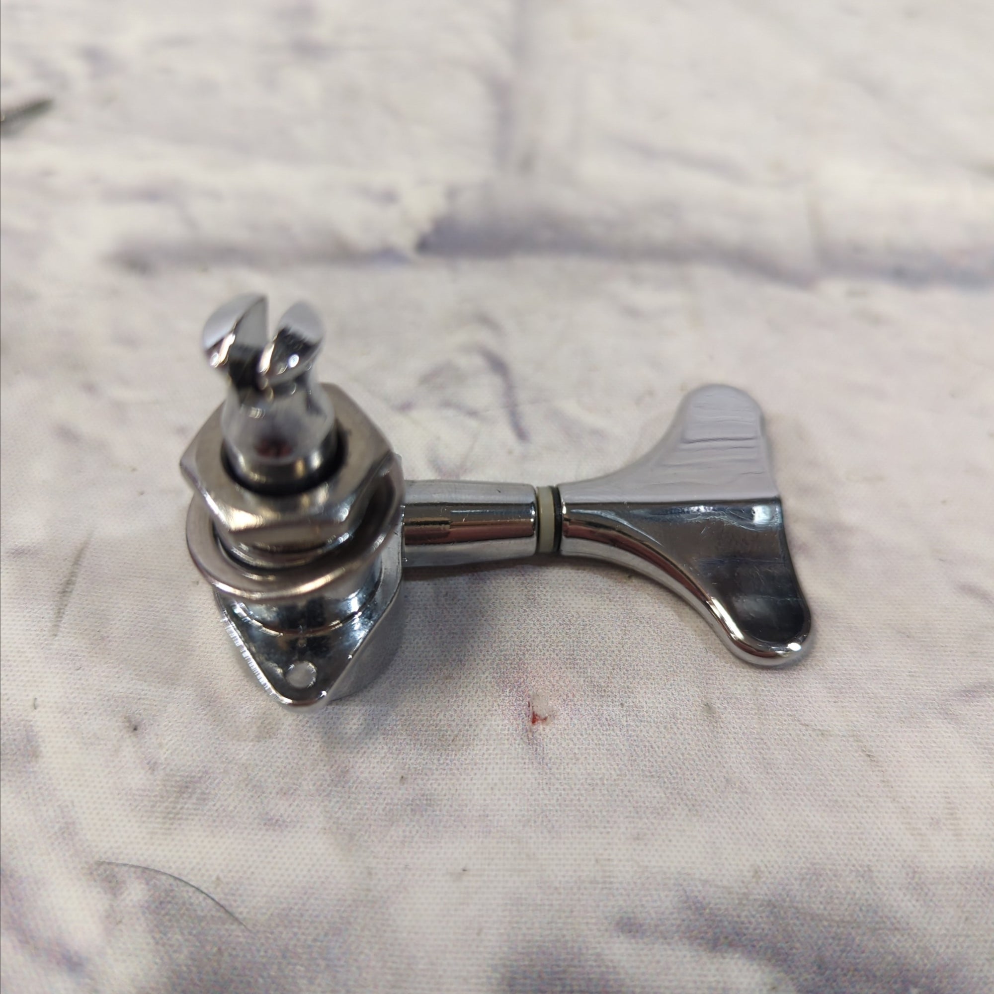 Unknown 4 String Bass Tuners 2x2 Tuning Head