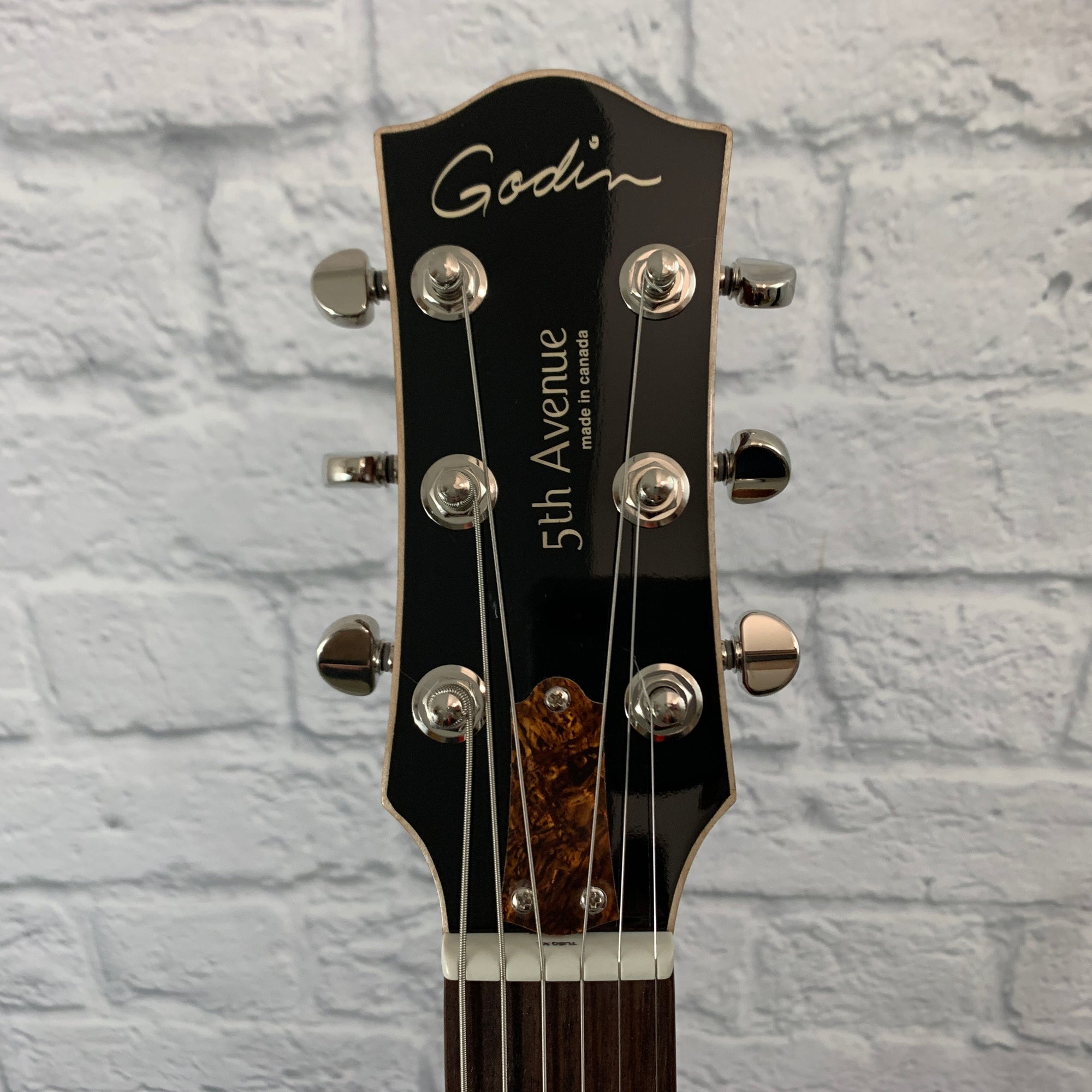 Godin 5th Ave Kingpin II Hollow Body Electric w/ Case