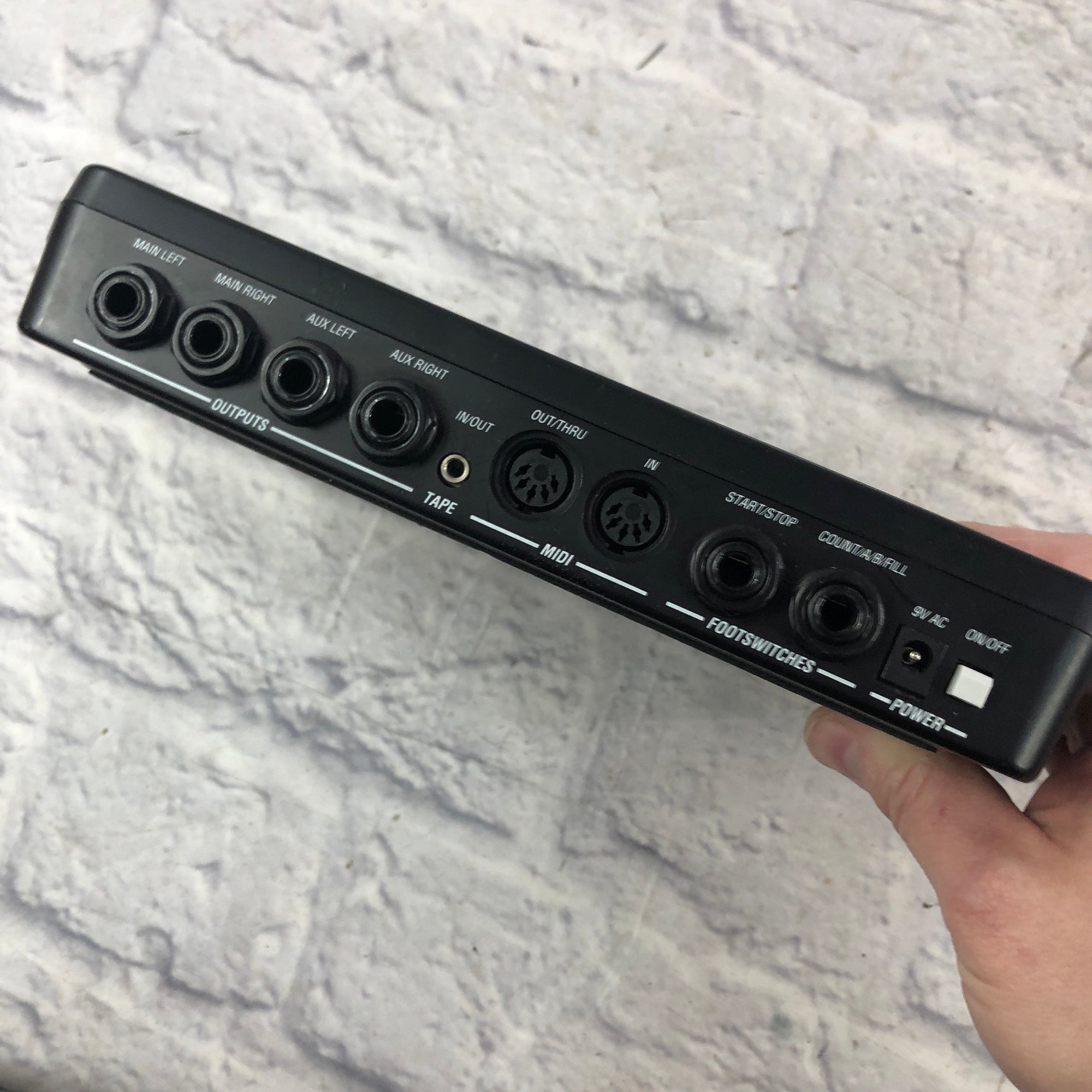 Alesis SR16 16-Bit Drum Machine
