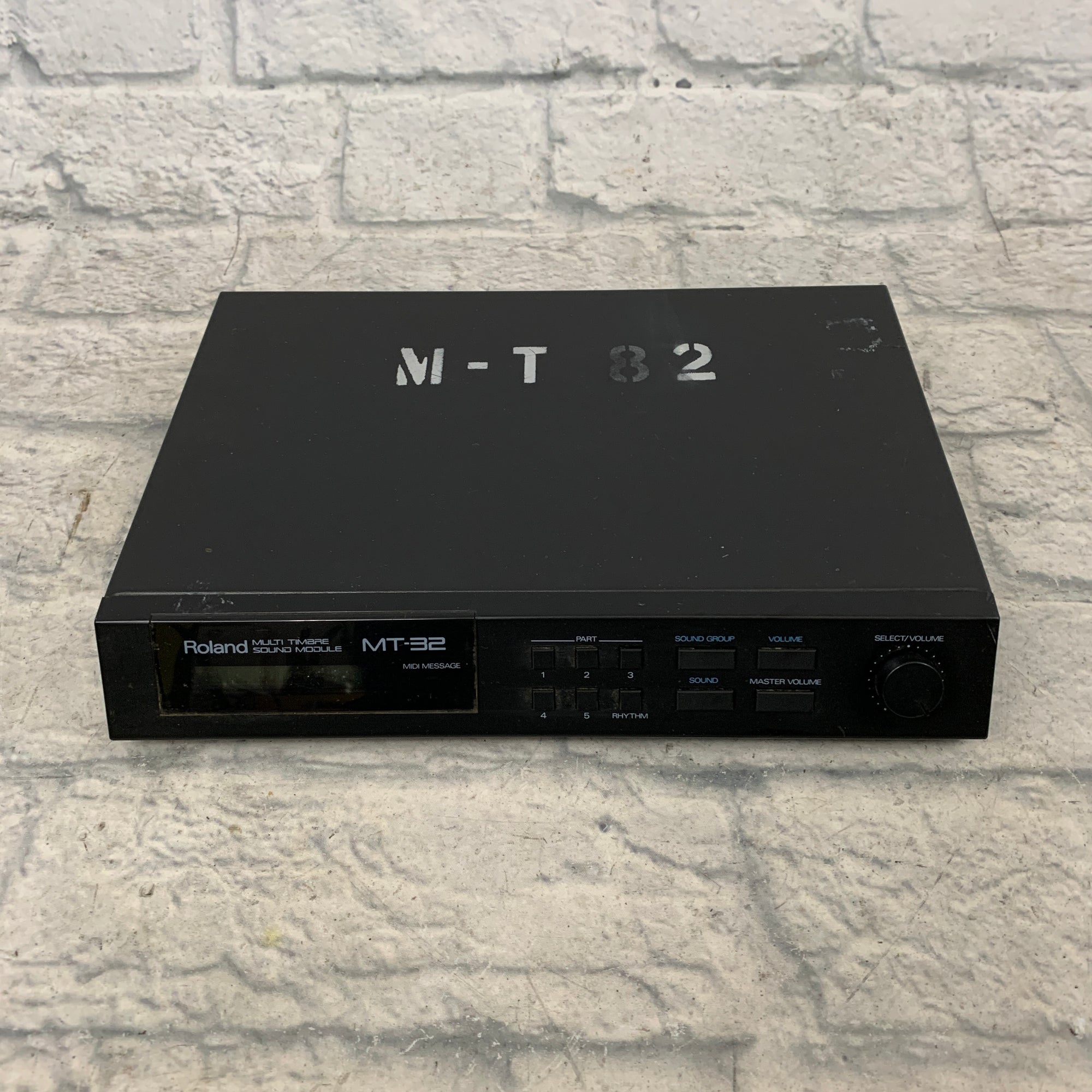 Roland MT-32 Multi Timbre Sound Module Synth - Evolution Music