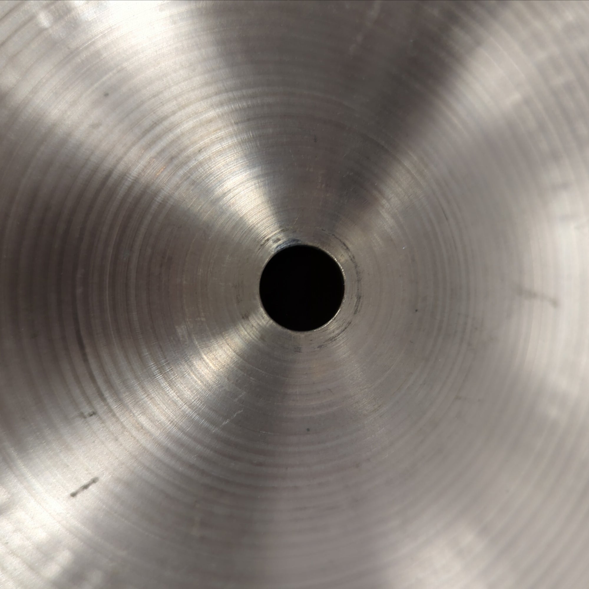 Zildjian Avedis Medium Thin 16 Crash Cymbal