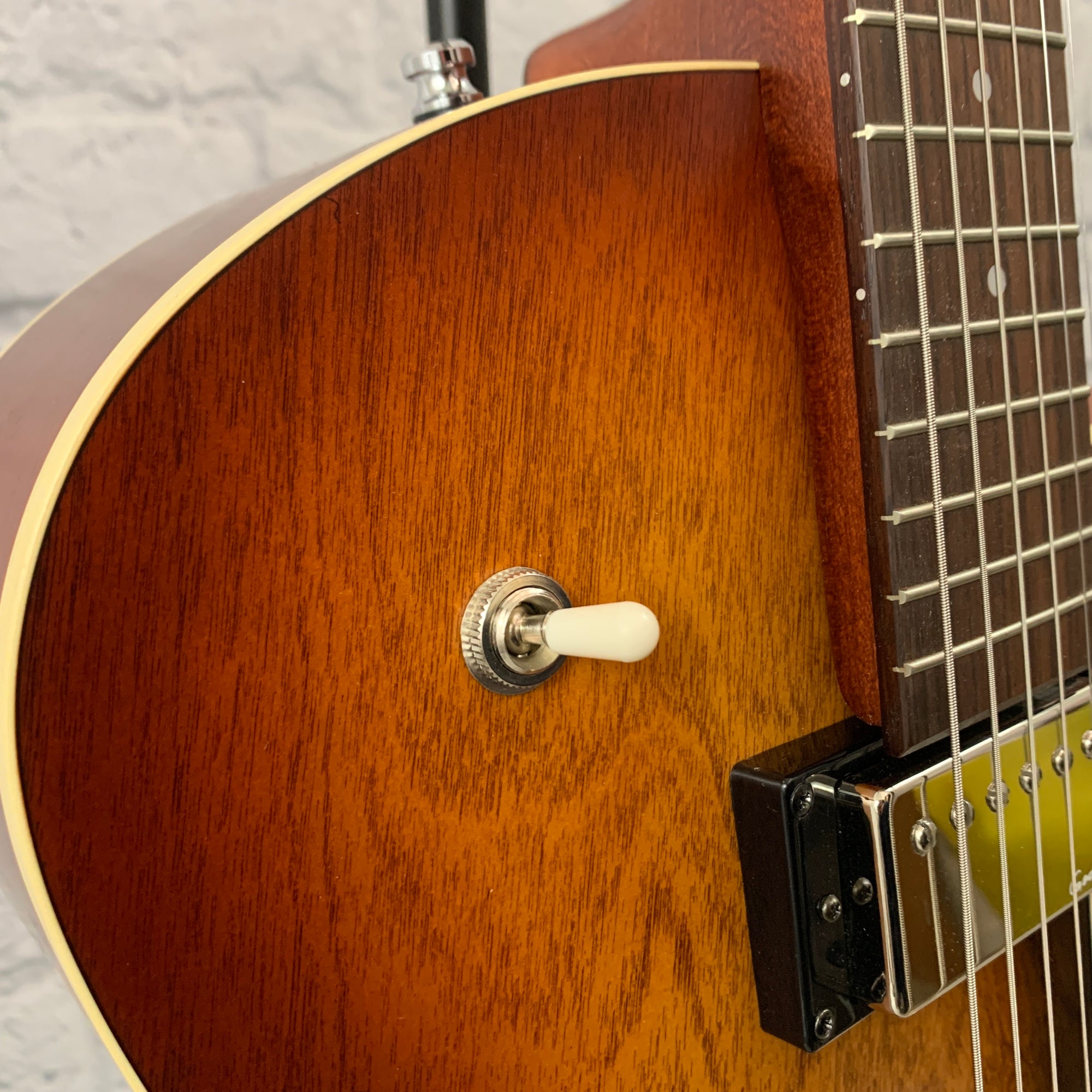Godin 5th Ave Kingpin II Hollow Body Electric w/ Case