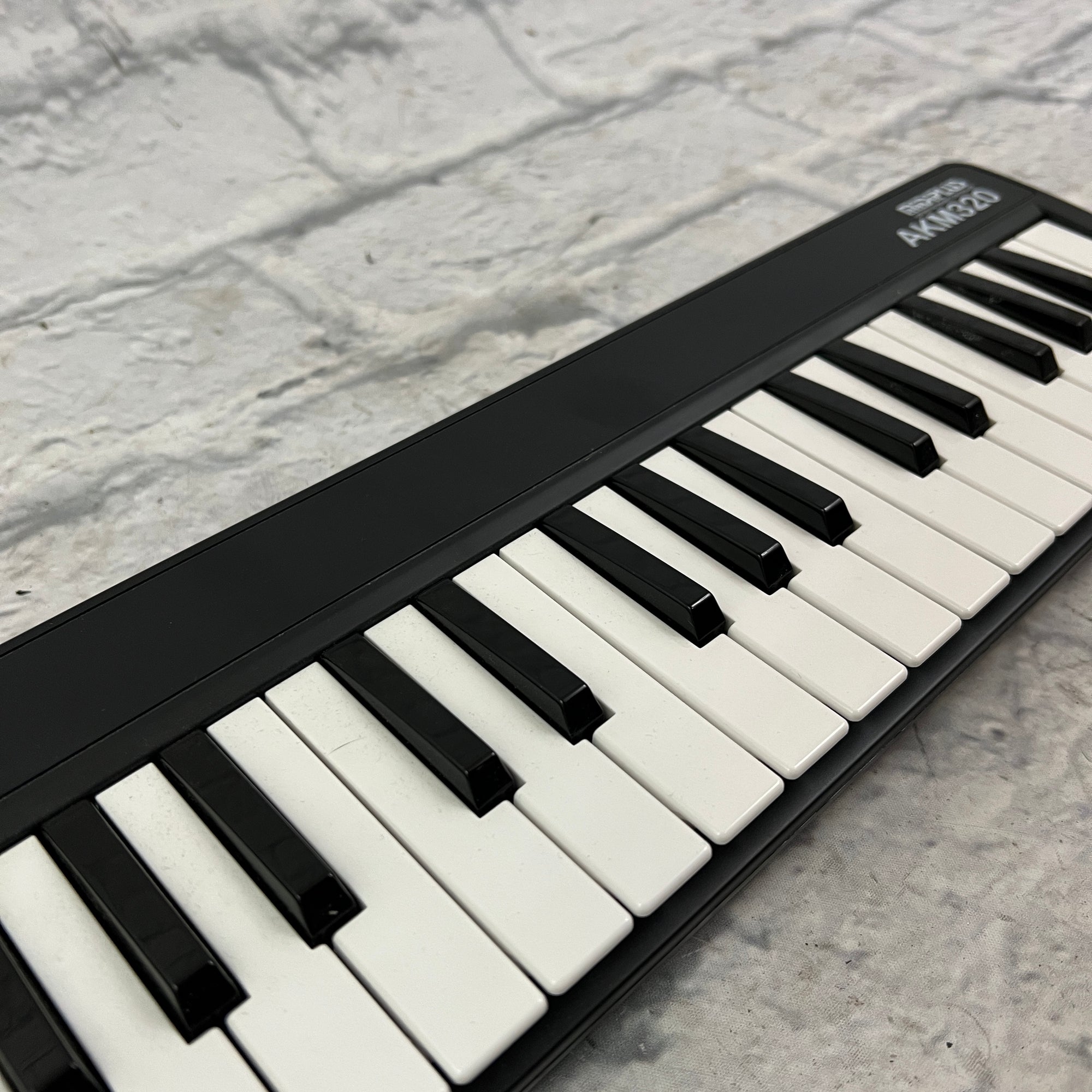 MidiPlus AKM320 Midi Keyboard Controller
