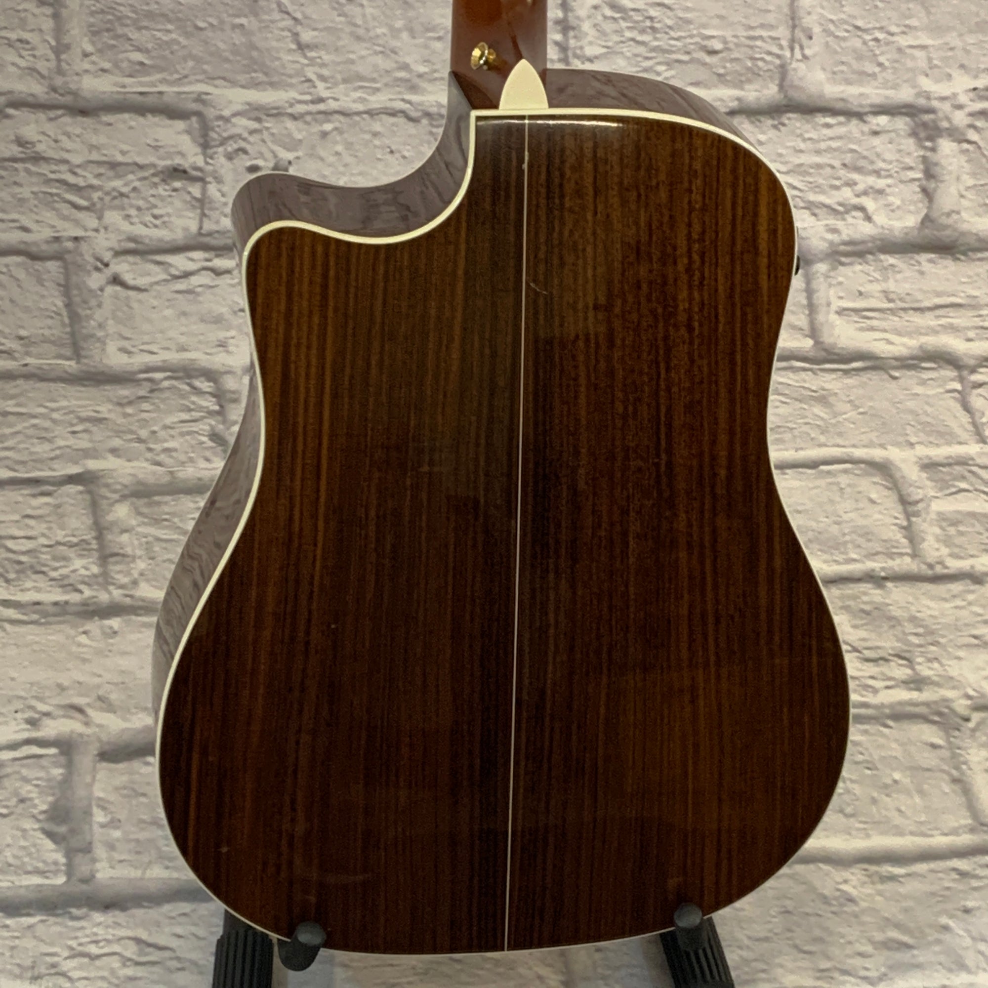 Taylor 810-CE Acoustic Guitar w/ Case