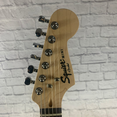 Squier Mini Stratocaster 3/4 Electric Guitar Pink Electric Guitar