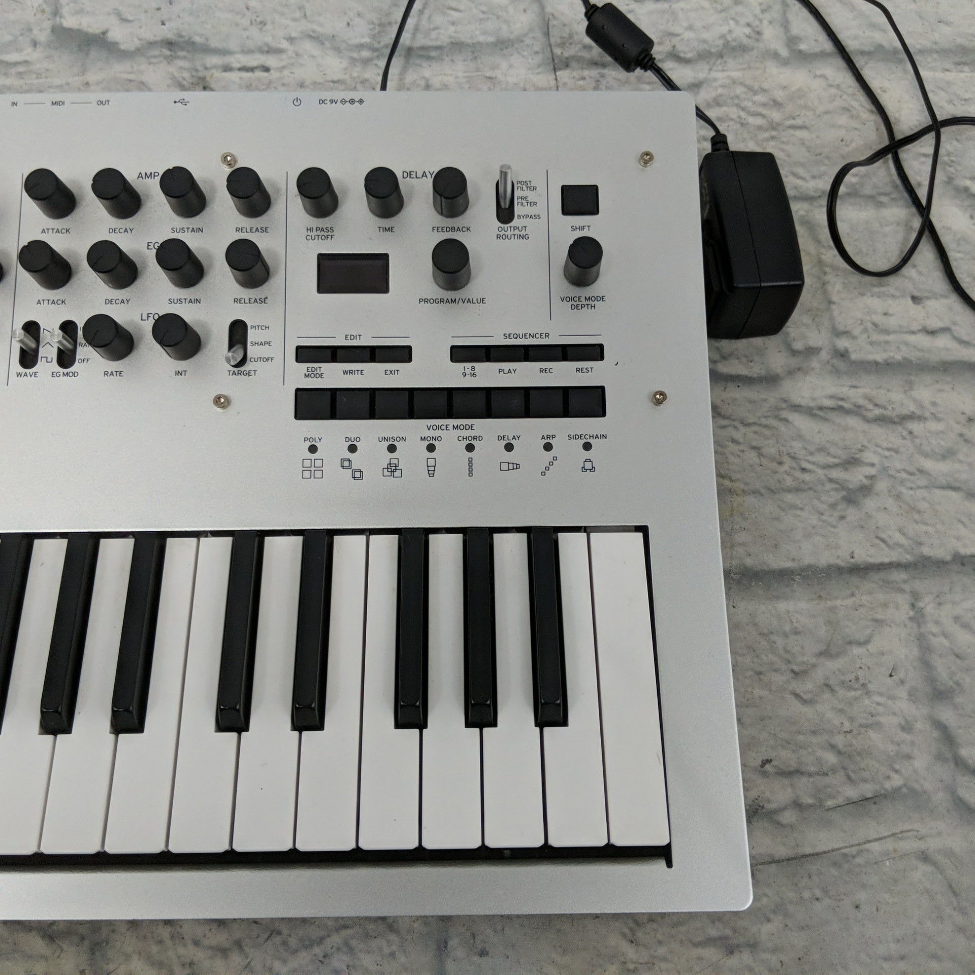 Korg Minilogue Synthesizer