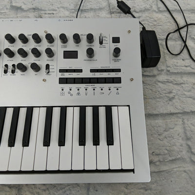 Korg Minilogue Synthesizer
