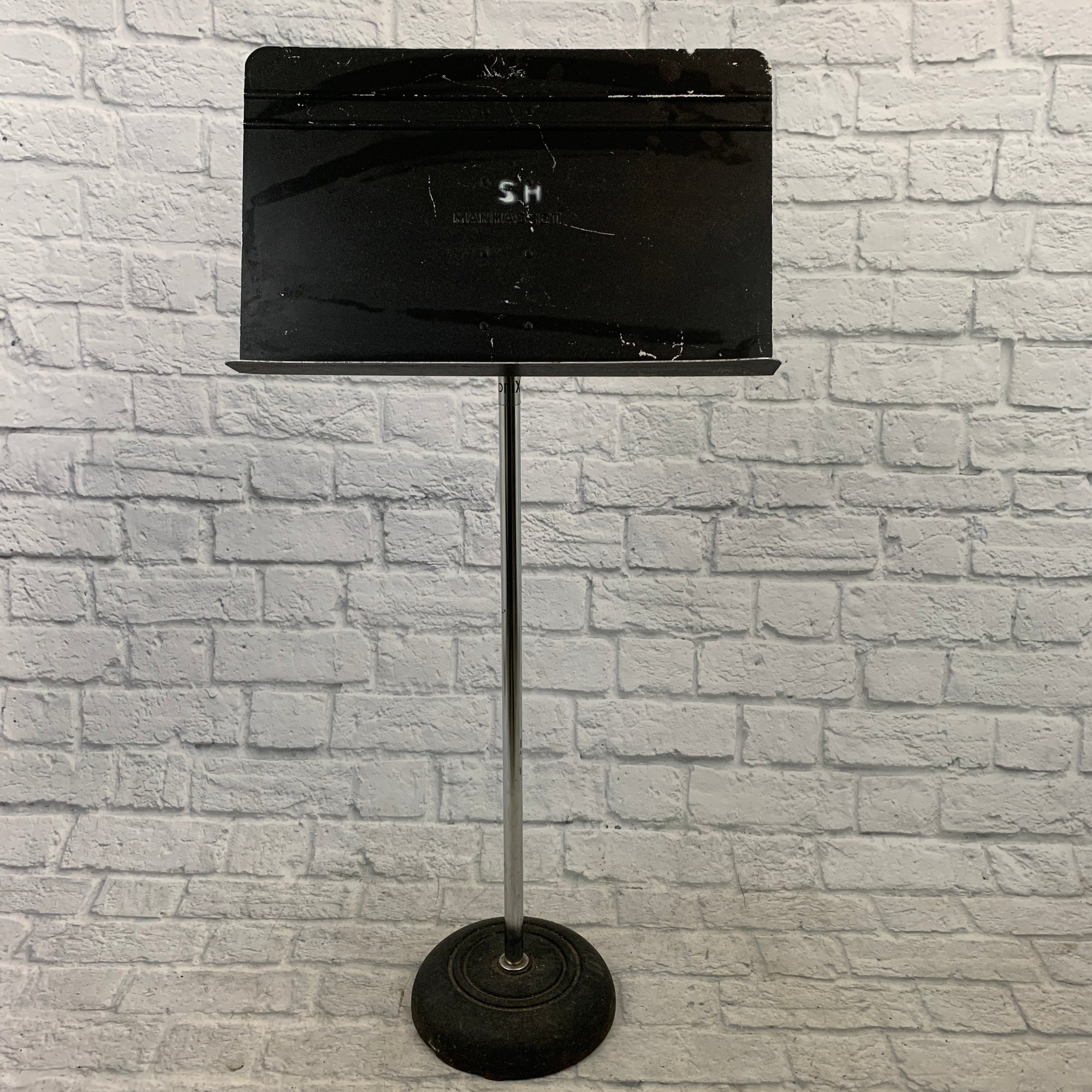 Manhasset Music Stand with Pedestal Base
