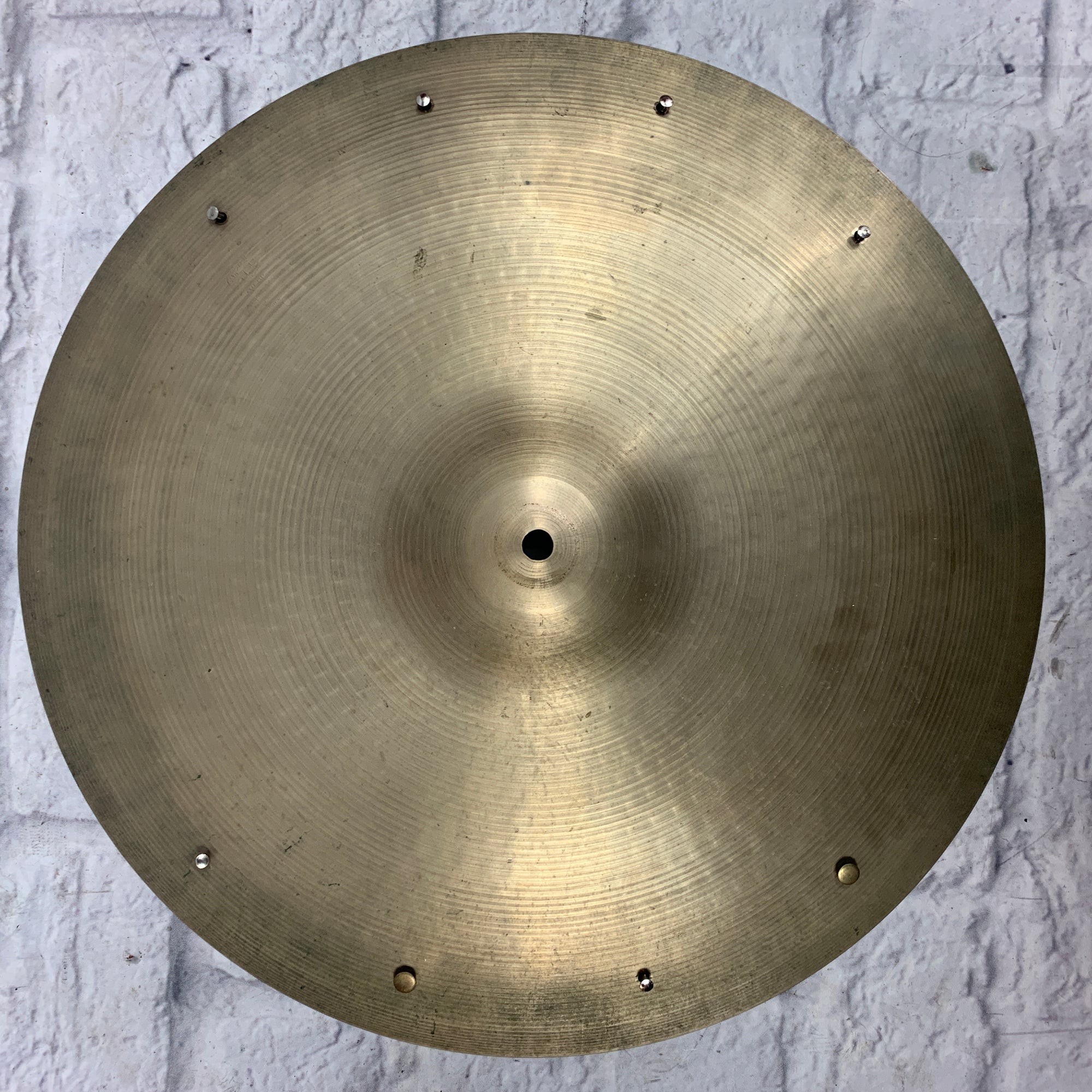 Zildjian 17 Avedis Crash Cymbal with Rivets