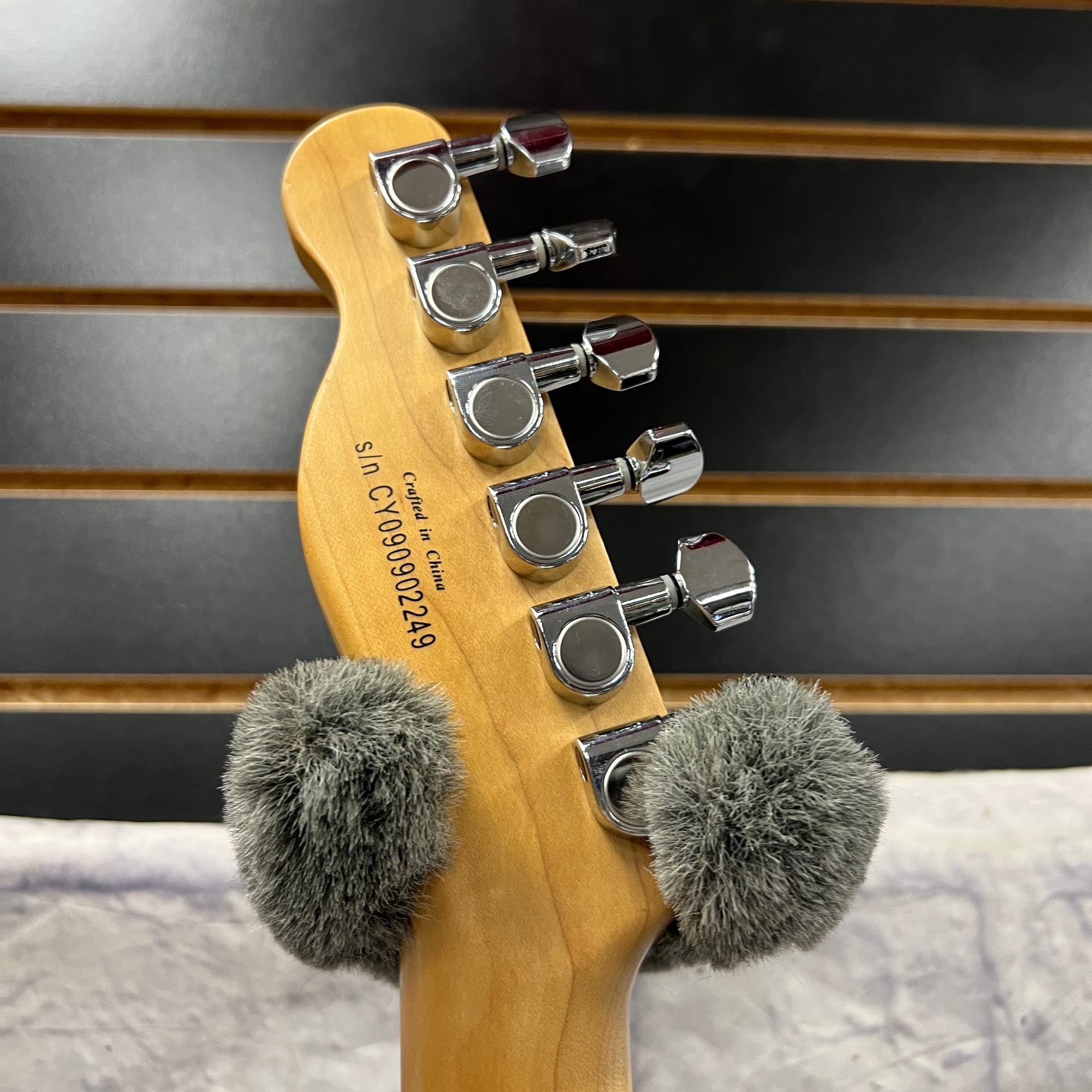 Squier Telecaster thinline セミホロウボディ ゴールド Squier FSR Classic Vibe '60s Telecaster Thinline Aztec Gold
