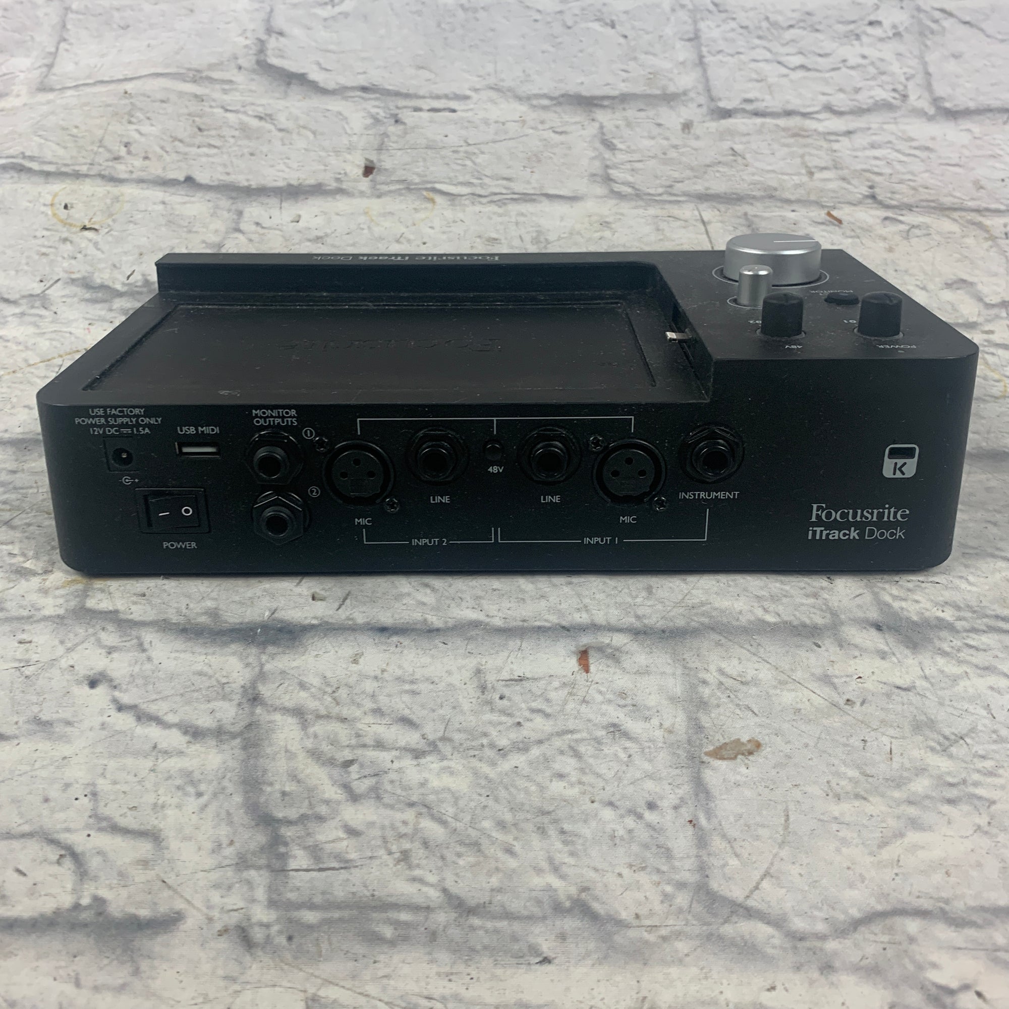 Focusrite iTrack Dock iPad Recording Interface                     \