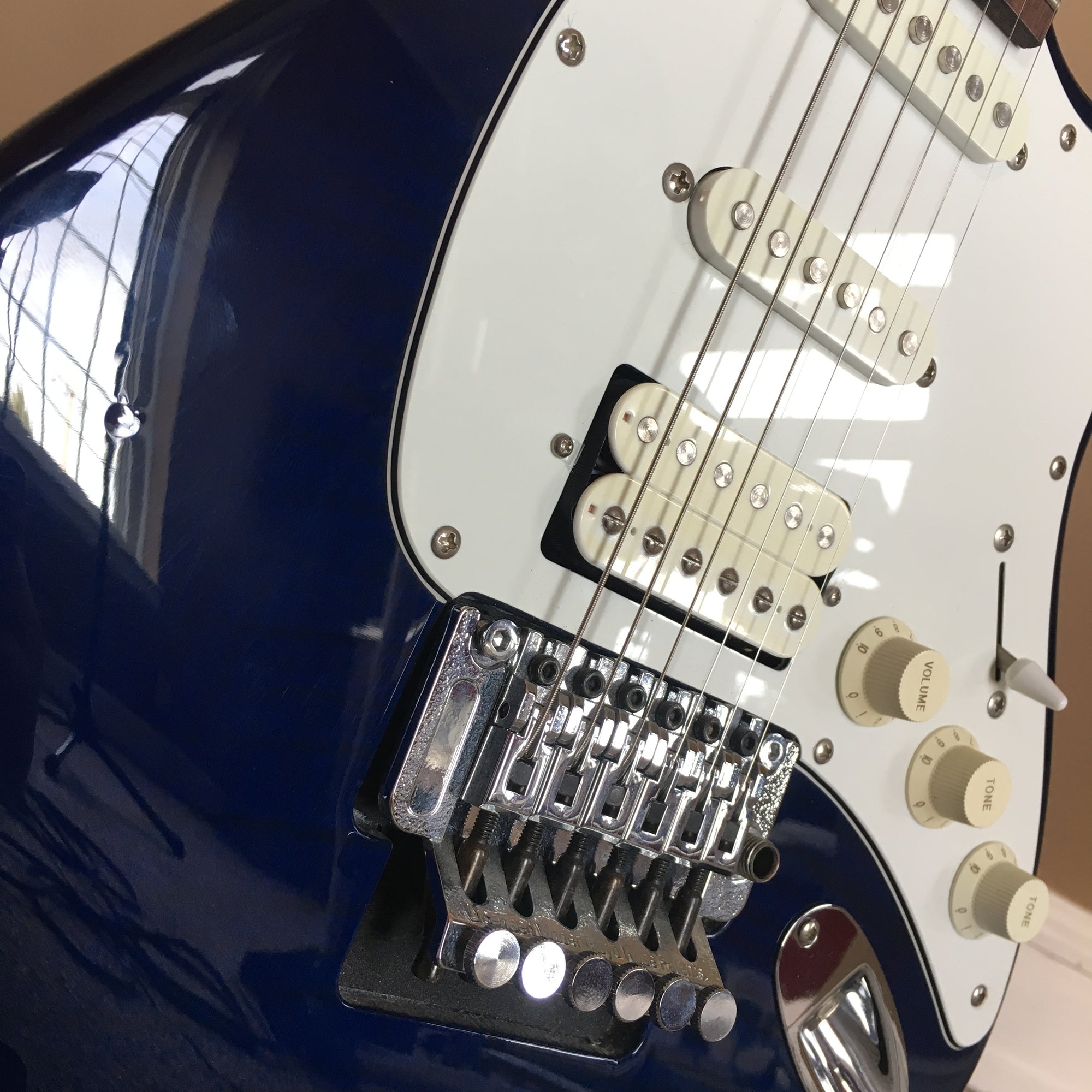 Archer HSS Electric Guitar w Floyd Rose