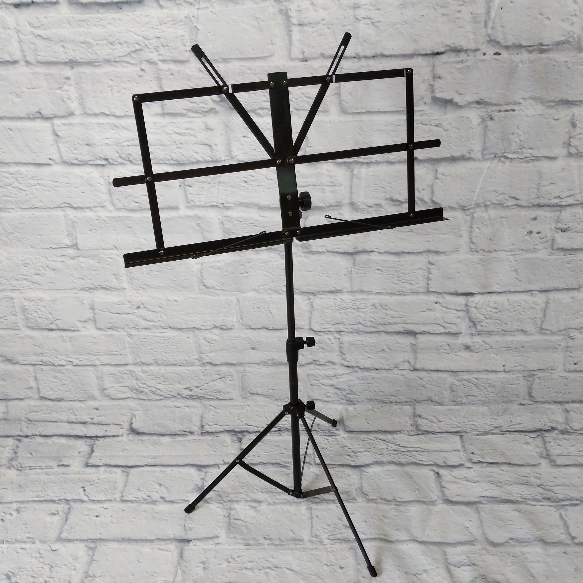 No Name wire stand
