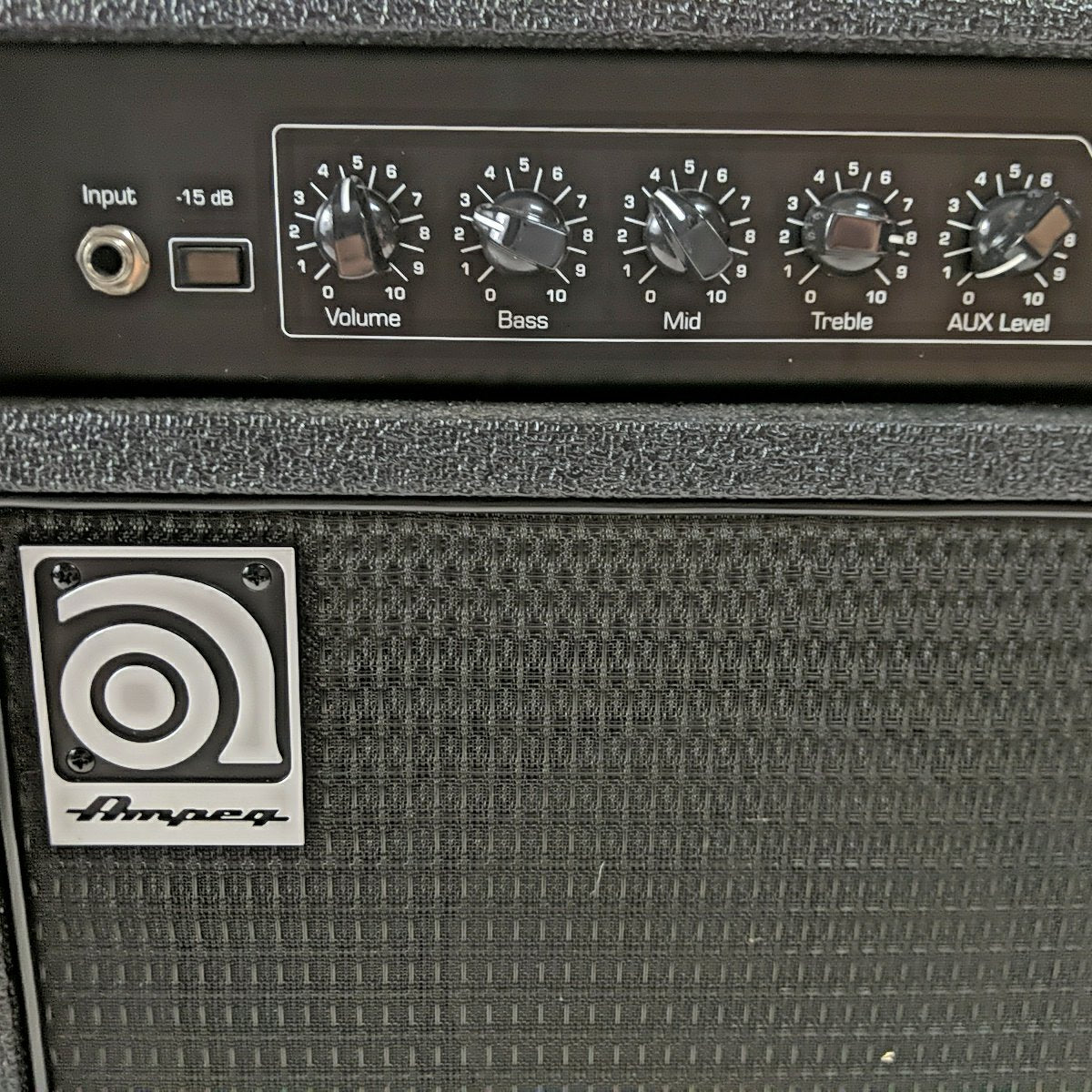 Ampeg BA-108v2 Bass Practice Amp
