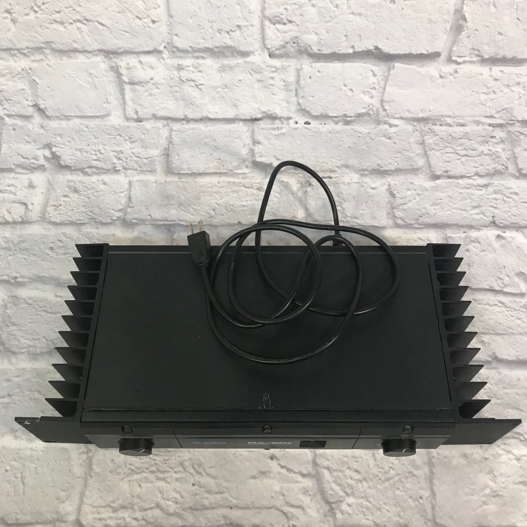 Alesis RA-100 Reference Amplifier