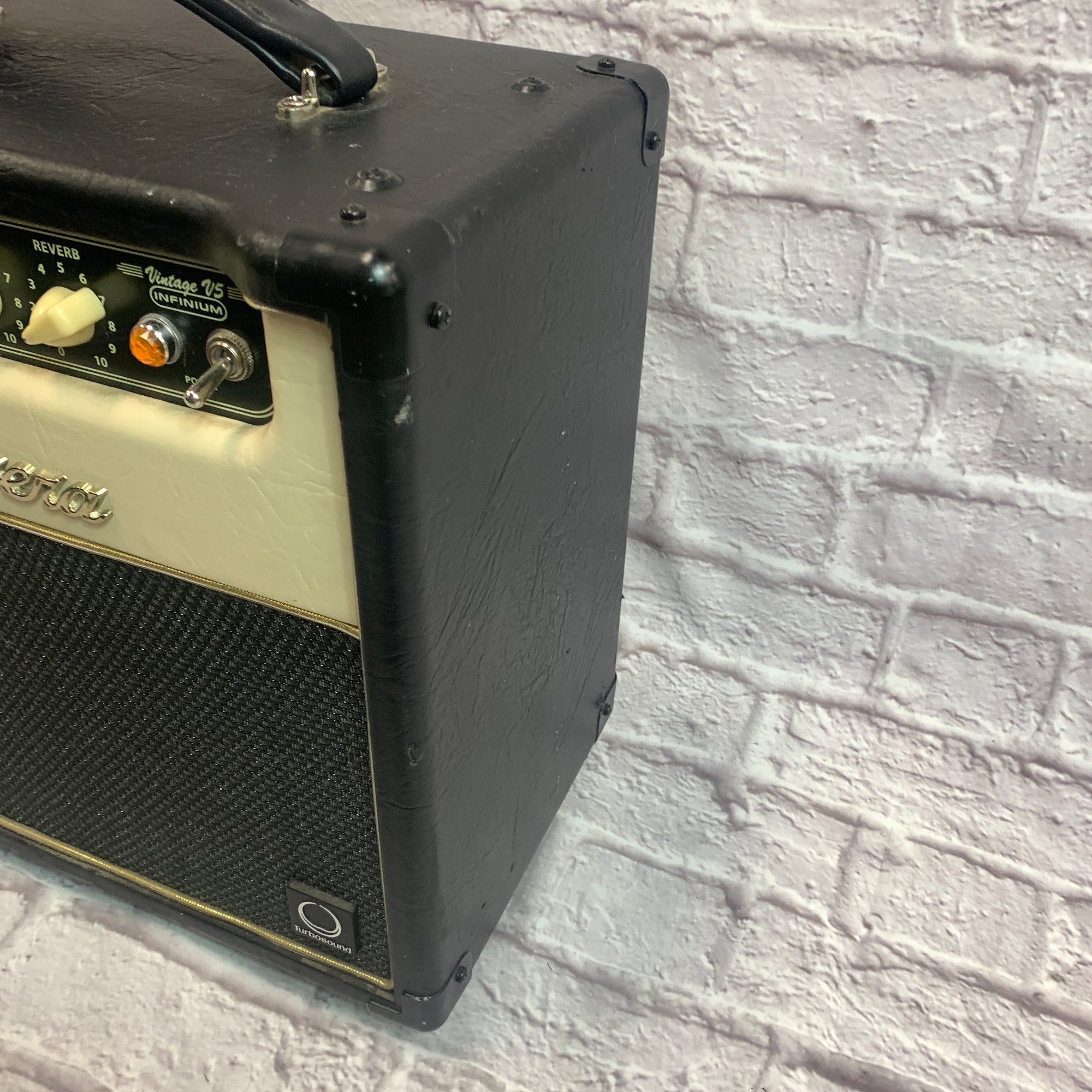 Bugera V5 Infinium 5-watt Tube Guitar Combo Amp