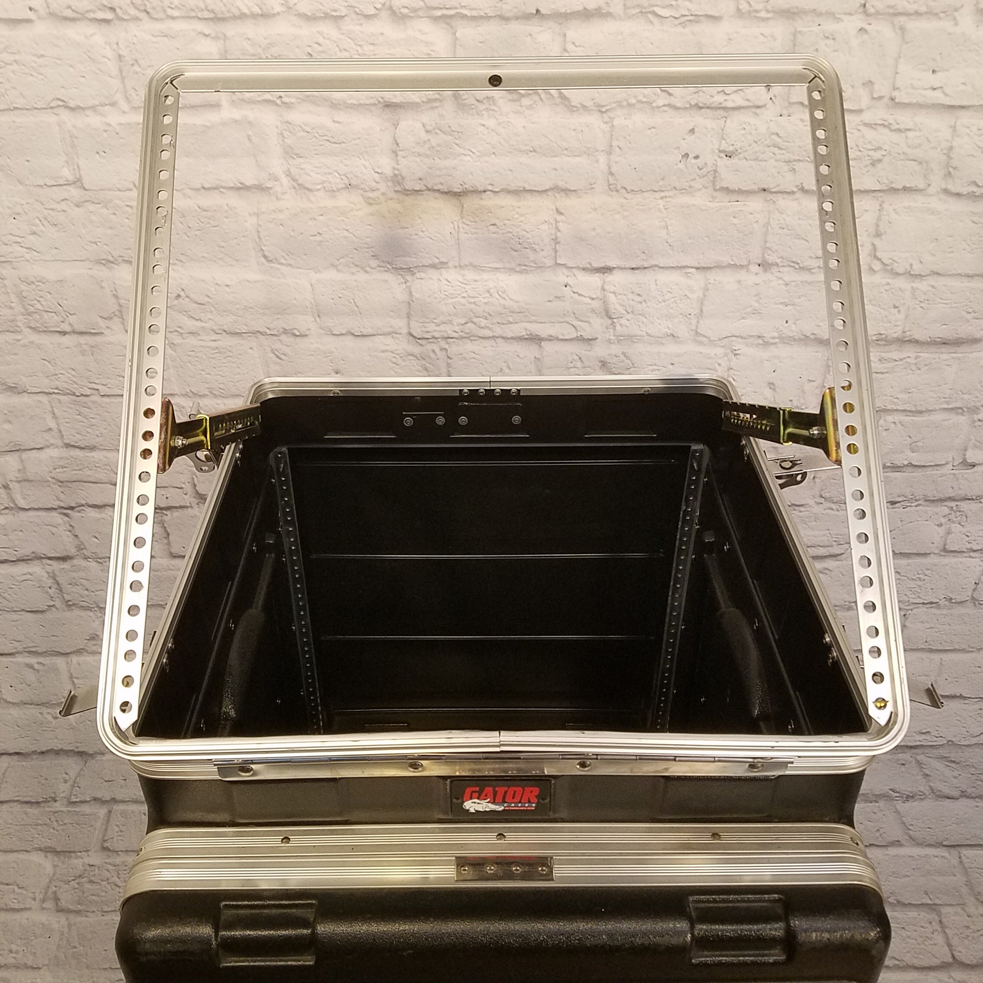 Gator ATA Molded PE Pop-Up Console Rack 10U Top 12U Bottom w/Power and Casters