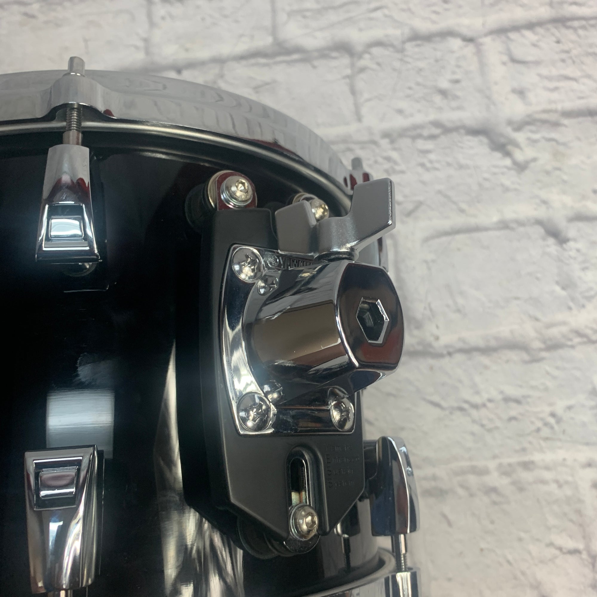 Yamaha Absolute Hybrid Maple 10x7 Tom - black