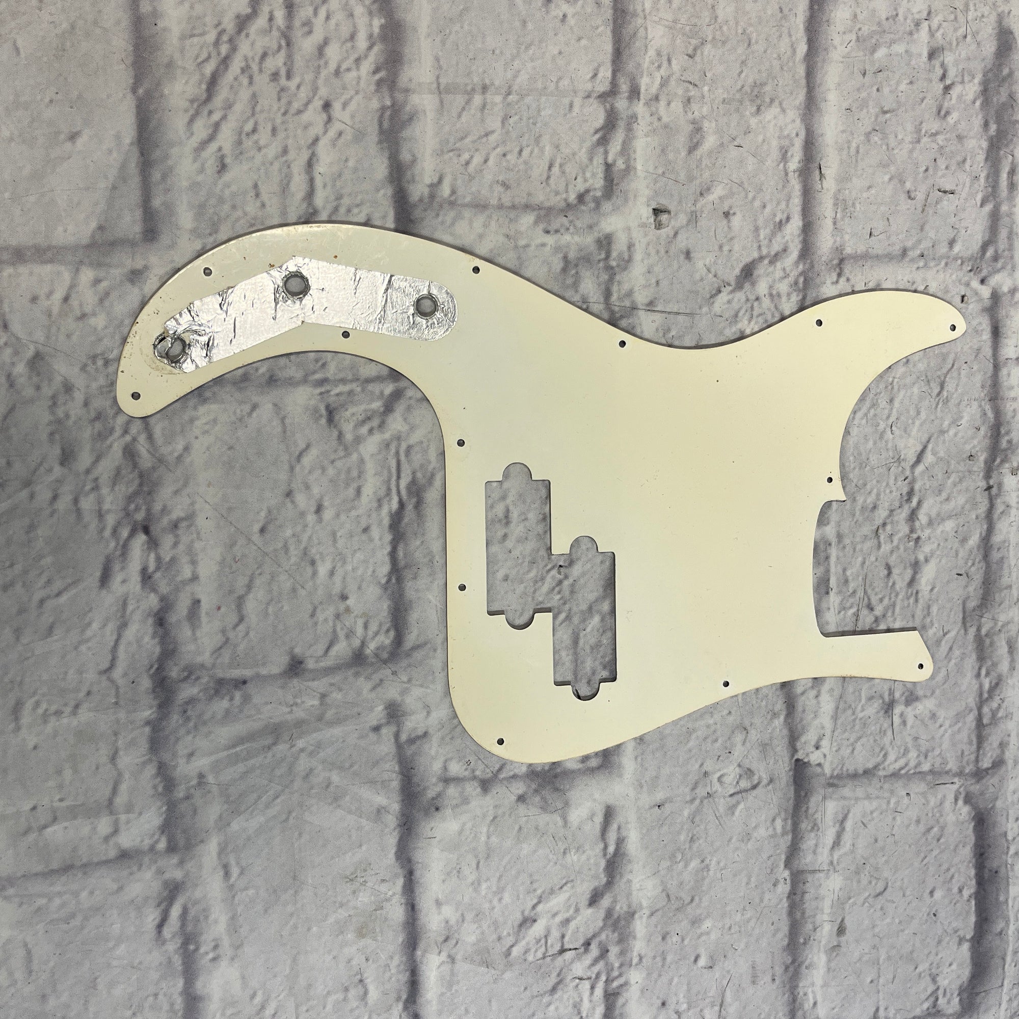 Squier P-Bass Pickguard 3-Ply Parchment