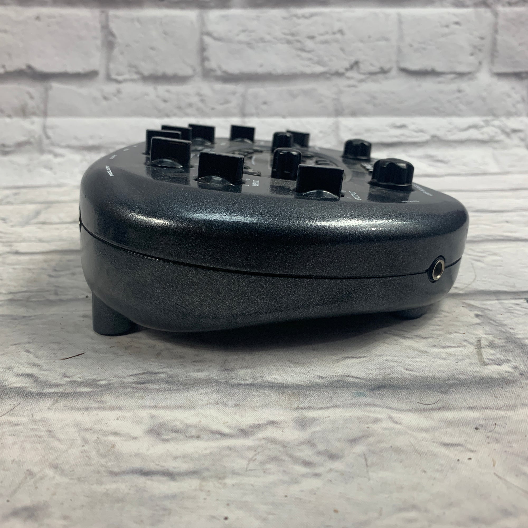 Line 6 Bass Pod with Power Supply