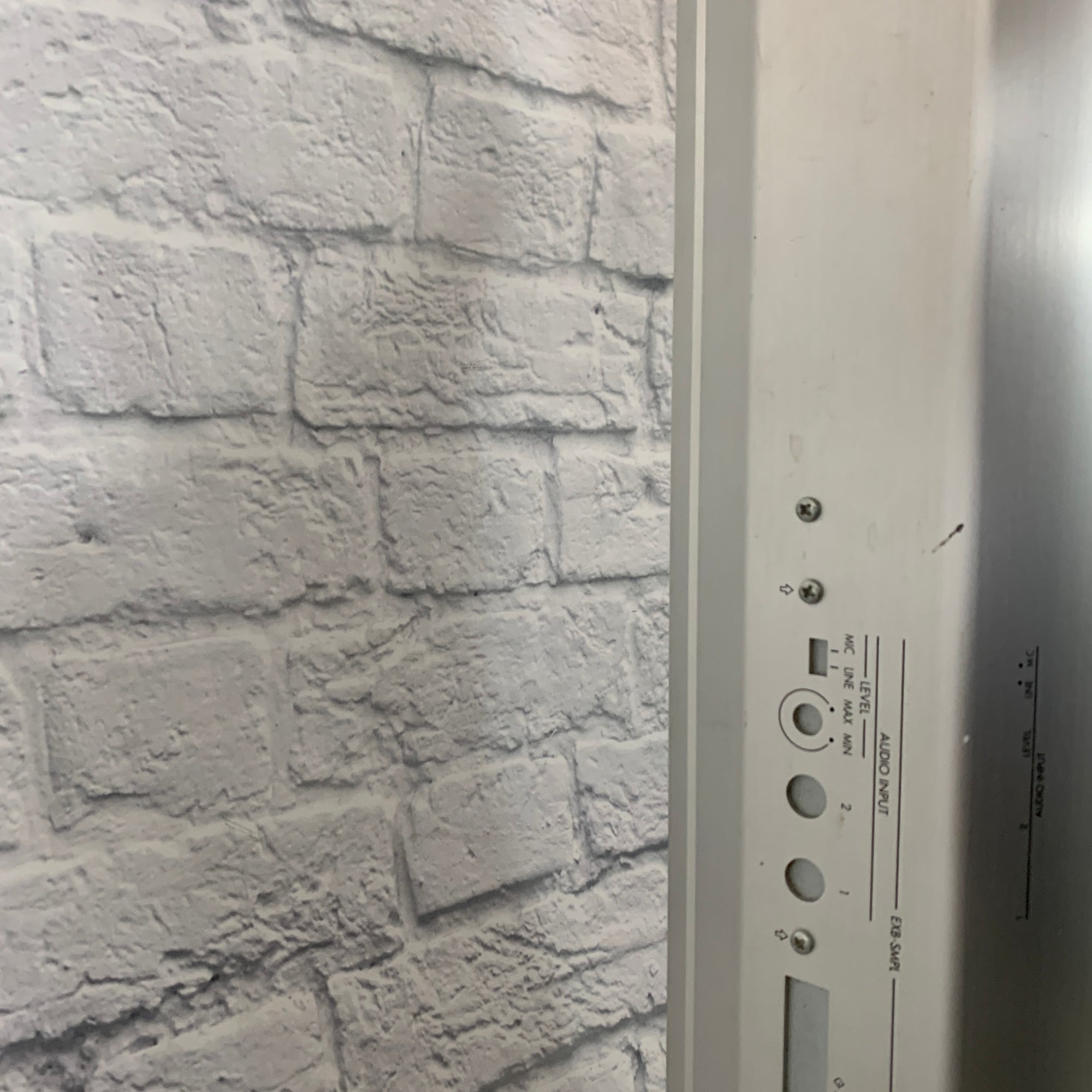 Korg Triton Le Studio Digital Synthesizer Keyboard Sampler 88-Key Workstation with SKB Rolling Hard Case