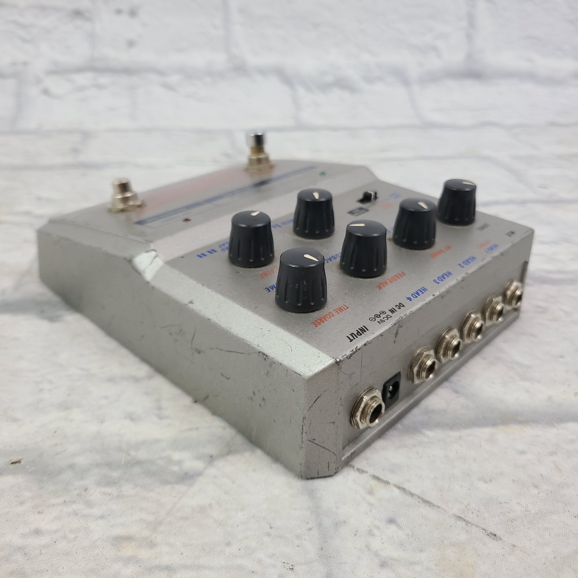 Akai Headrush E1 Echo/ Delay/ Looper Effects Pedal