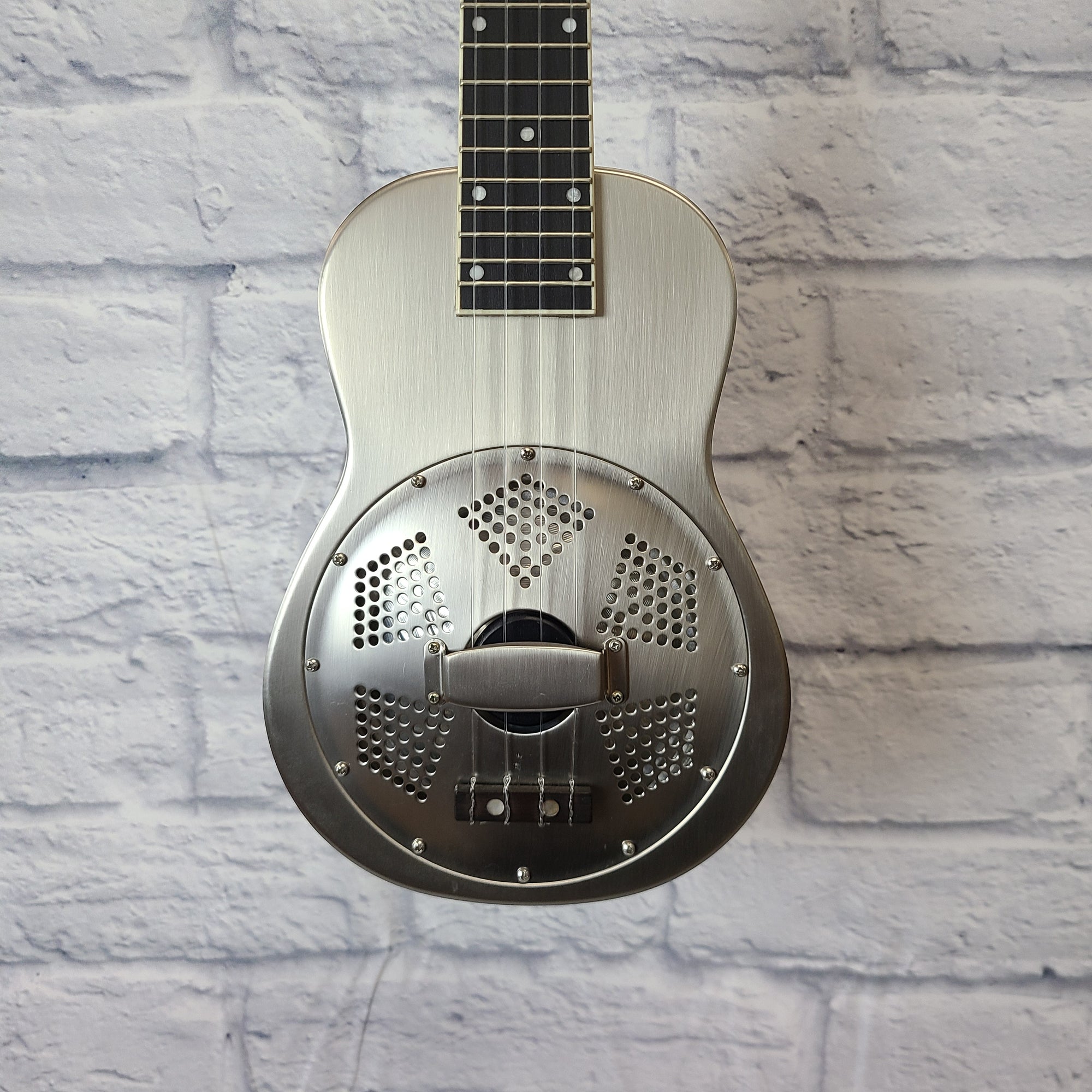 Gold Tone ResoUke Tenor-Scale Metal Body Resonator 4-String Ukulele