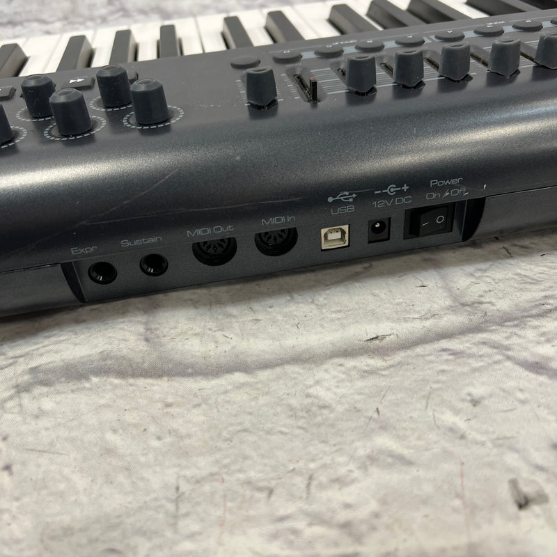 M-Audio Axiom 61 61-Key USB MIDI Controller - Evolution Music