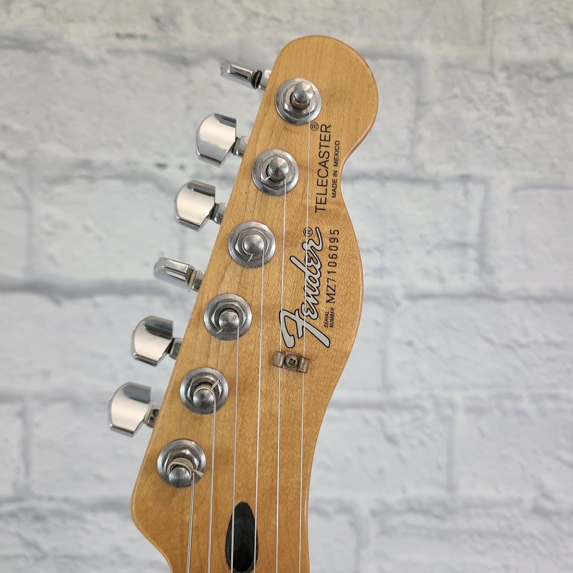 MIM Fender Standard Telecaster (2006-2008), Maple Fingerboard, Brown Sunburst