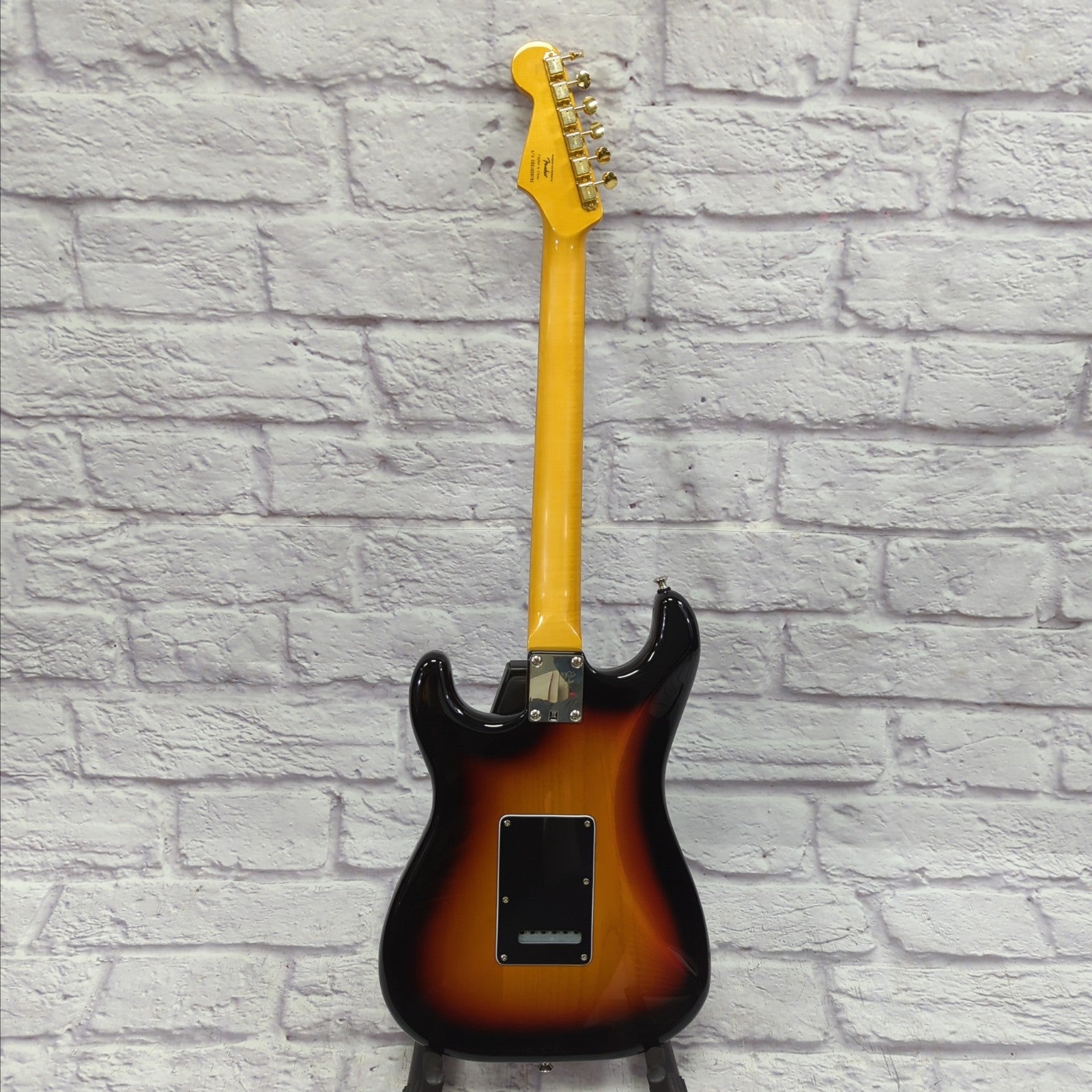 Squier Classic Vibe 60s Stratocaster Electric Guitar with Stainless Steel Frets