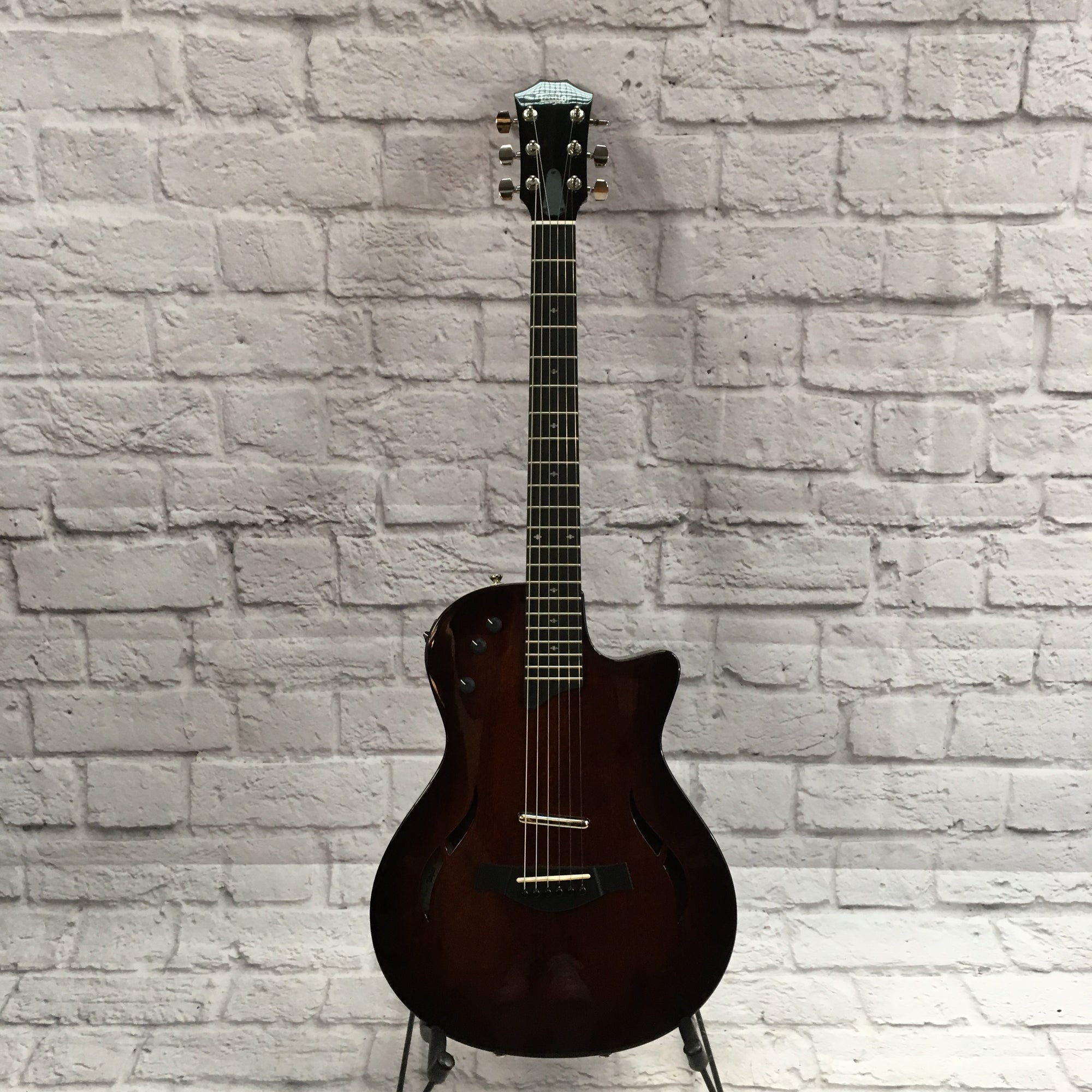 Taylor T5z Classic DLX Acoustic Electric Guitar