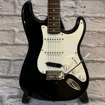 Squier Strat Affinity Series Electric Guitar Black w/ Seymour Duncan Pickup